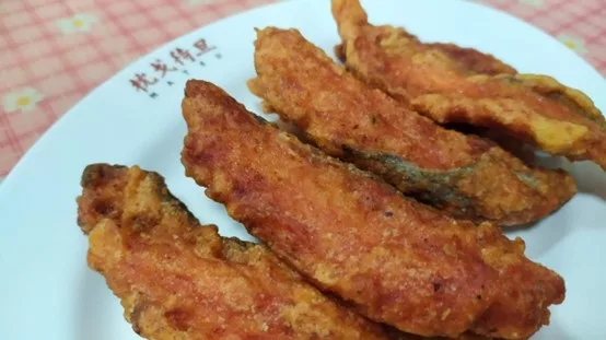 當萋又還有兜仔酒香味个烰糟嫲鰻仔,係用基隆个鰻仔,攞馬祖糟嫲去烰个手路菜。鍾孝昇提供