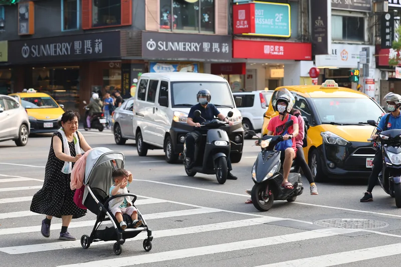 力拚禮讓行人成習慣　全台1350路口精緻執法