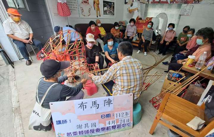 謝其國先生傳承布馬陣文化。頭屋樂齡學習中心提供
