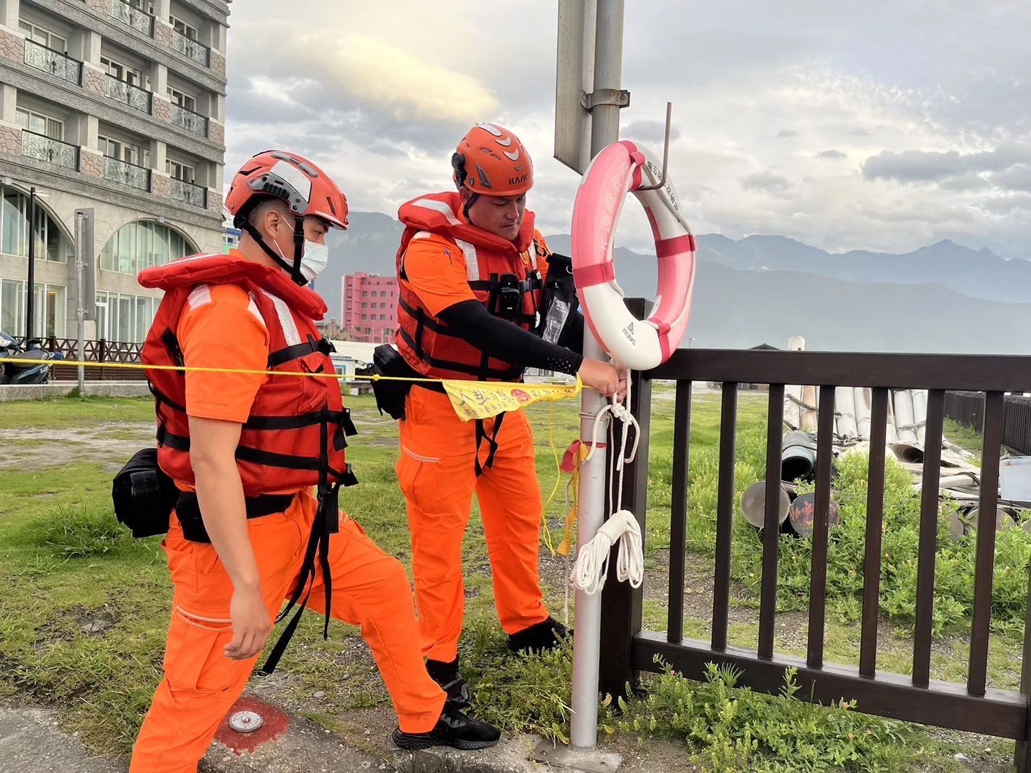 颱風瑪娃海警發布　花蓮間歇雨沿岸拉設封鎖線