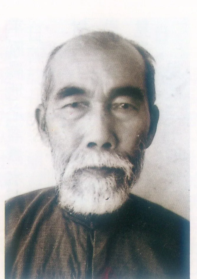 公館先賢陳漢初(1895﹣1973)考取台北醫專(台大醫學院前身),念了3年因病休學,後自學成地方名儒,著有《中西醫學》合編、《石油神話》、《胎教指針》等書,石圍墻庄開闢紀念碑文、大震災碑文也是他所撰。何來美翻攝