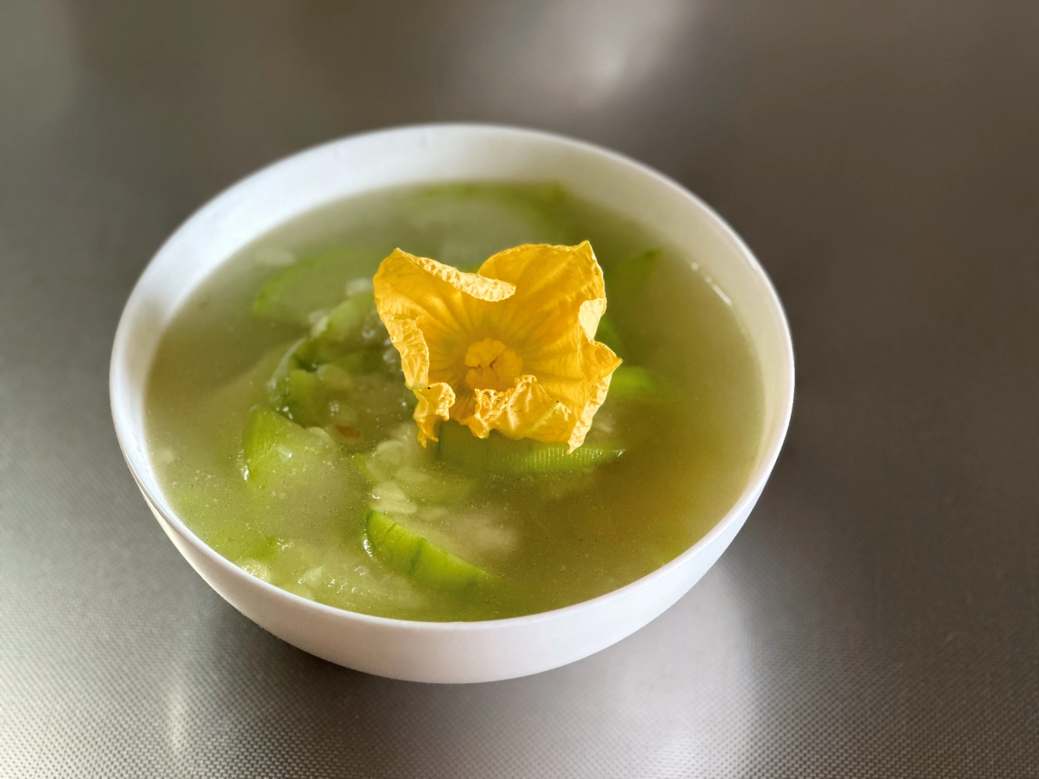 菜瓜花與菜瓜湯。蕭秀琴提供