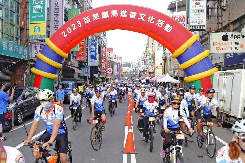 復刻早年盛況　苗栗鐵馬進香團起程
