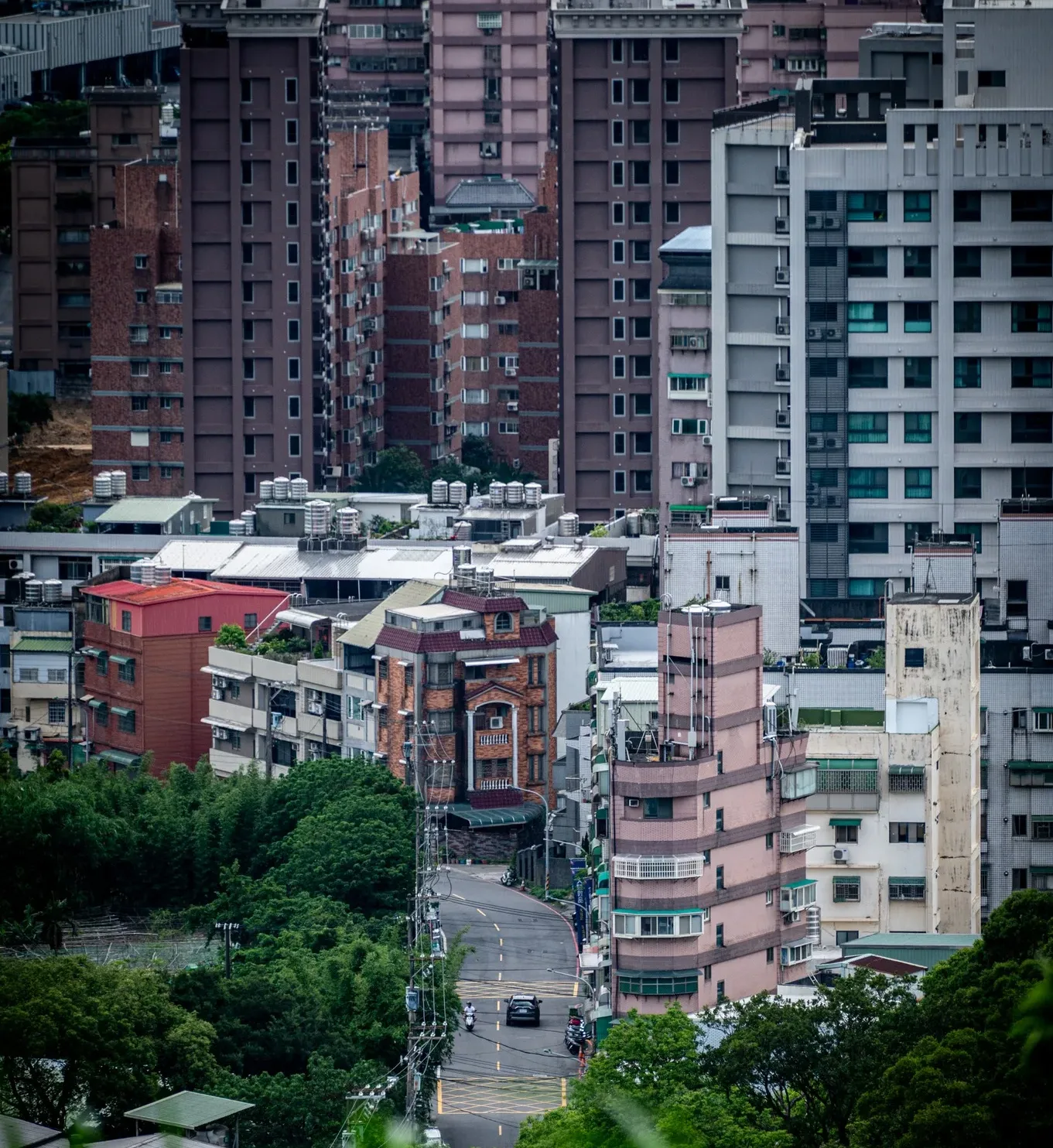 氣溫劇變磁磚恐脫落　中市府籲自主檢查建物外牆