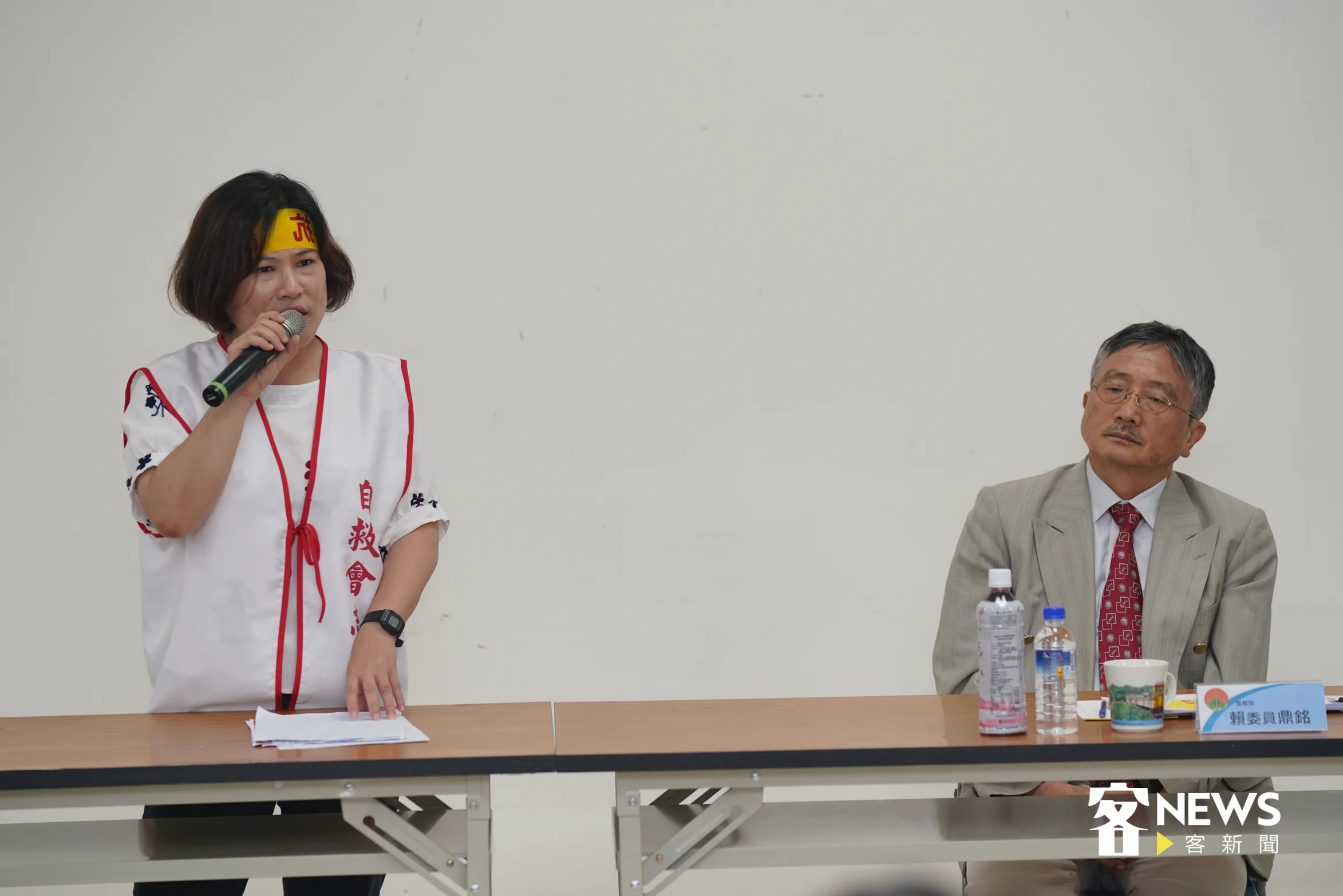 湖口反縣立生命園區自救會長陳岫玫上台向監察委員陳情訴求。洪俊傑攝