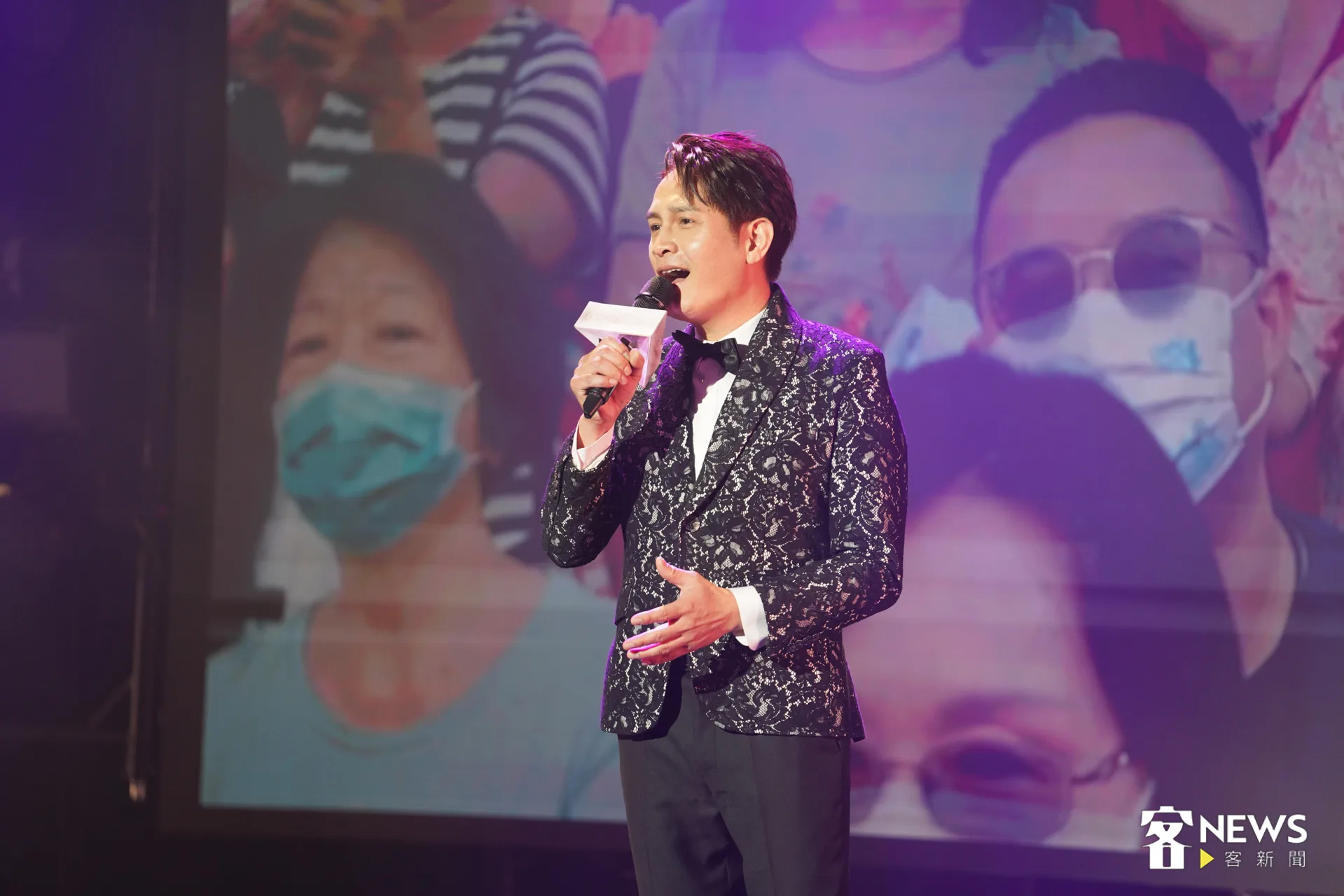 羅文裕於客家音樂金曲交流會演出。范修語攝