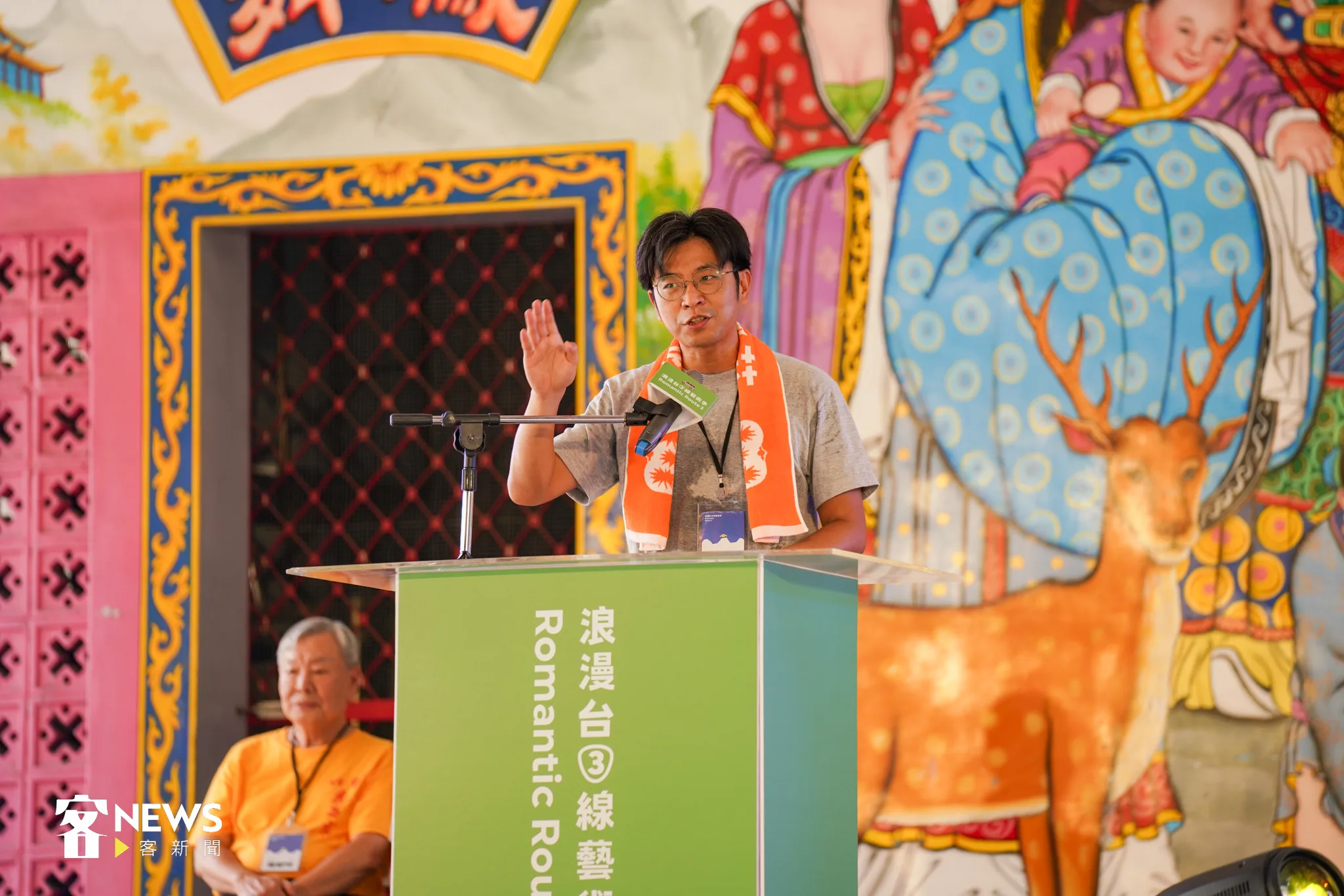 客委會副主委周江杰說，今年浪漫台三線藝術季以「花啦逼波」為主題，希望用全新的角度探討客庄未來的發展。李台源攝