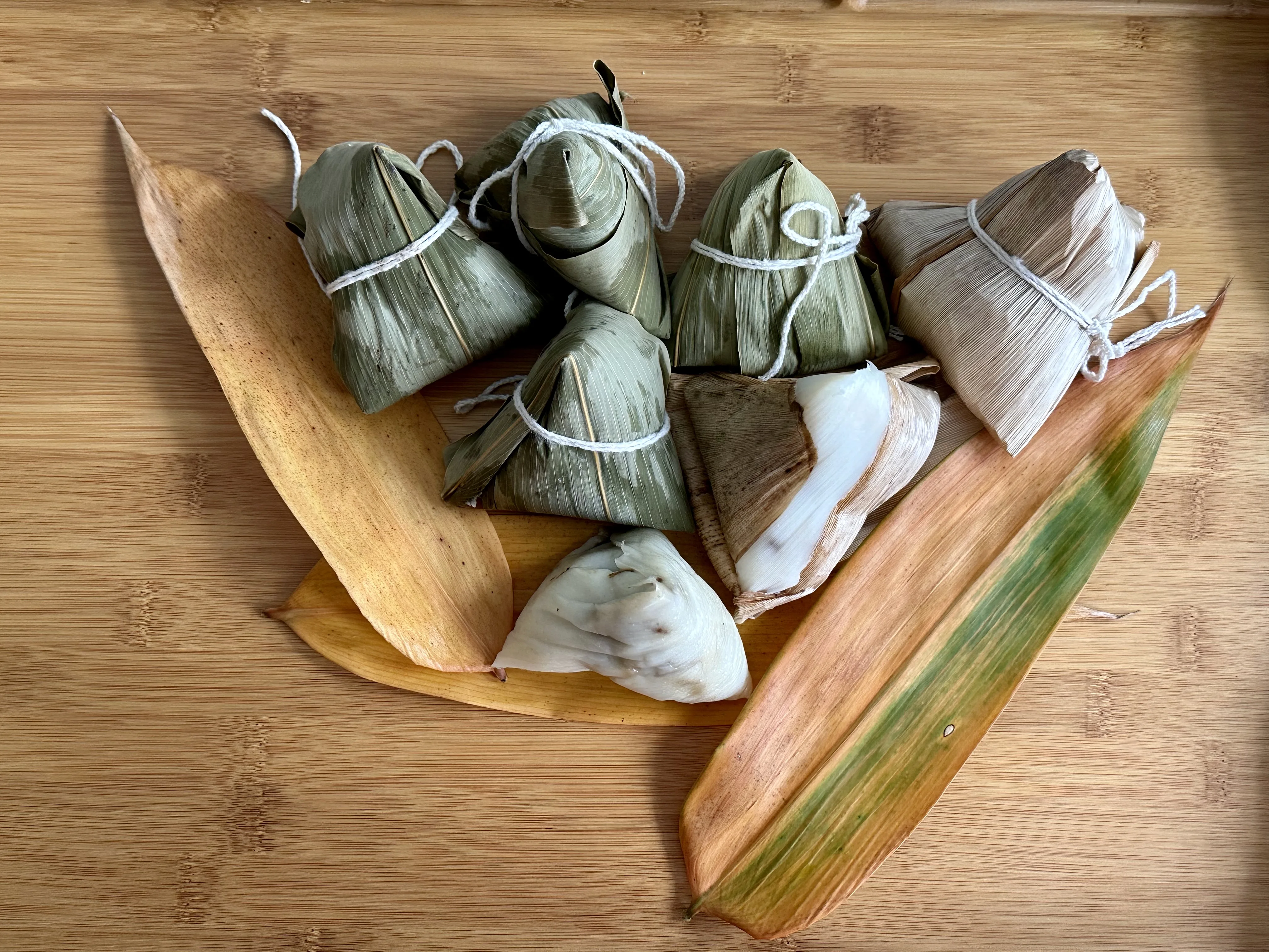 粄粽的粄會加一點糖,做成鹹甜鹹甜的咪緒。蕭秀琴提供