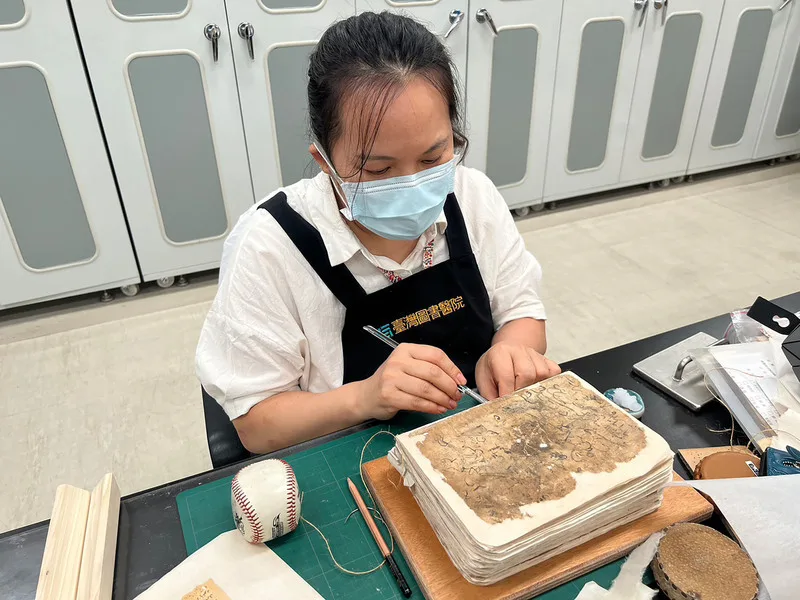 500年歷史手抄古蘭經　國台圖用35個月修復後展出