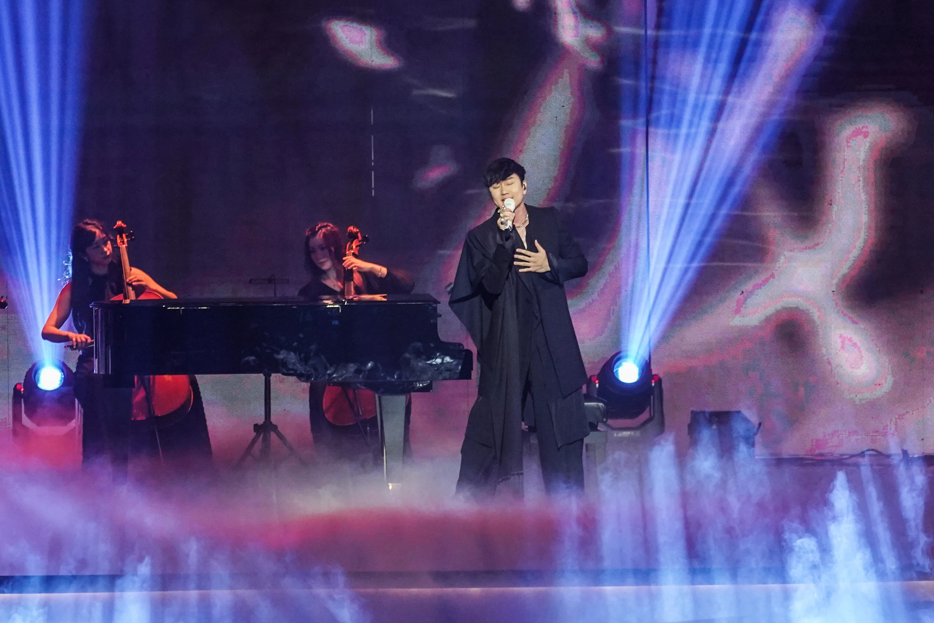 林俊傑擔任本屆金曲表演嘉賓，帶來多首歌曲「聽海、哭砂、心痛、不為誰而做的歌」向特別貢獻獎得主林秋離致敬，表演部分的收視率也有3.57，共76萬8千人收看。台視提供
