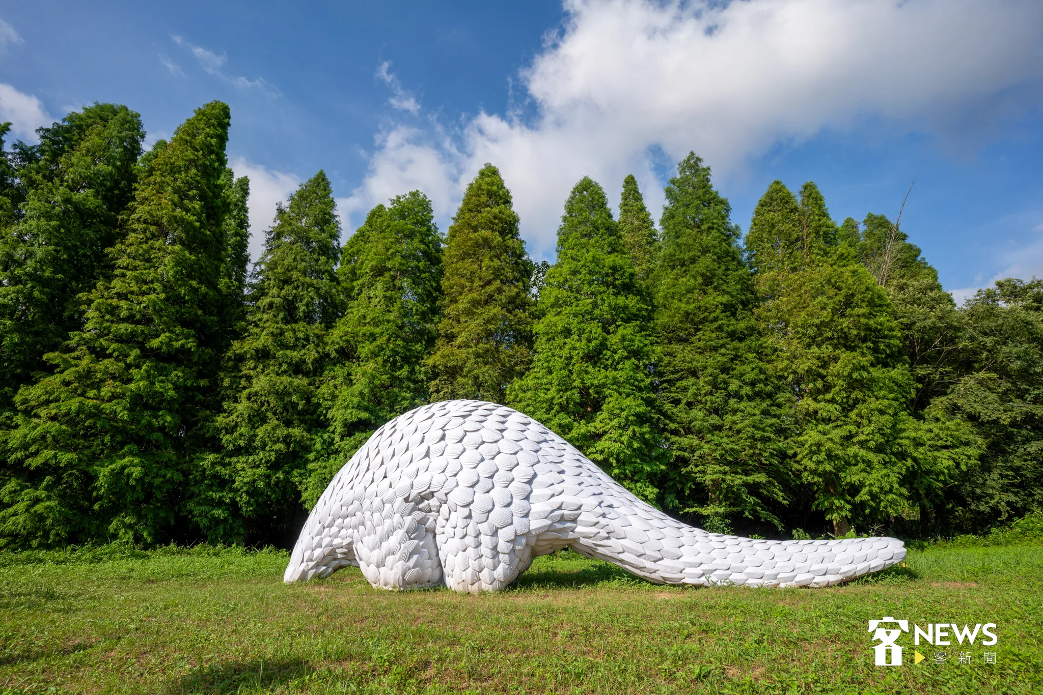 體型超巨大1000cm x 260cm x 300cm的《沉睡的少年》。范修語攝