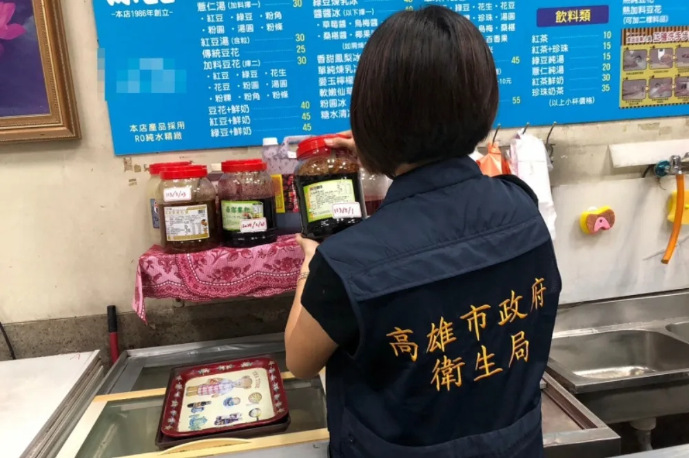高市冰店顧客腹瀉血便檢出沙門氏菌　11人就醫衛生局要求停業