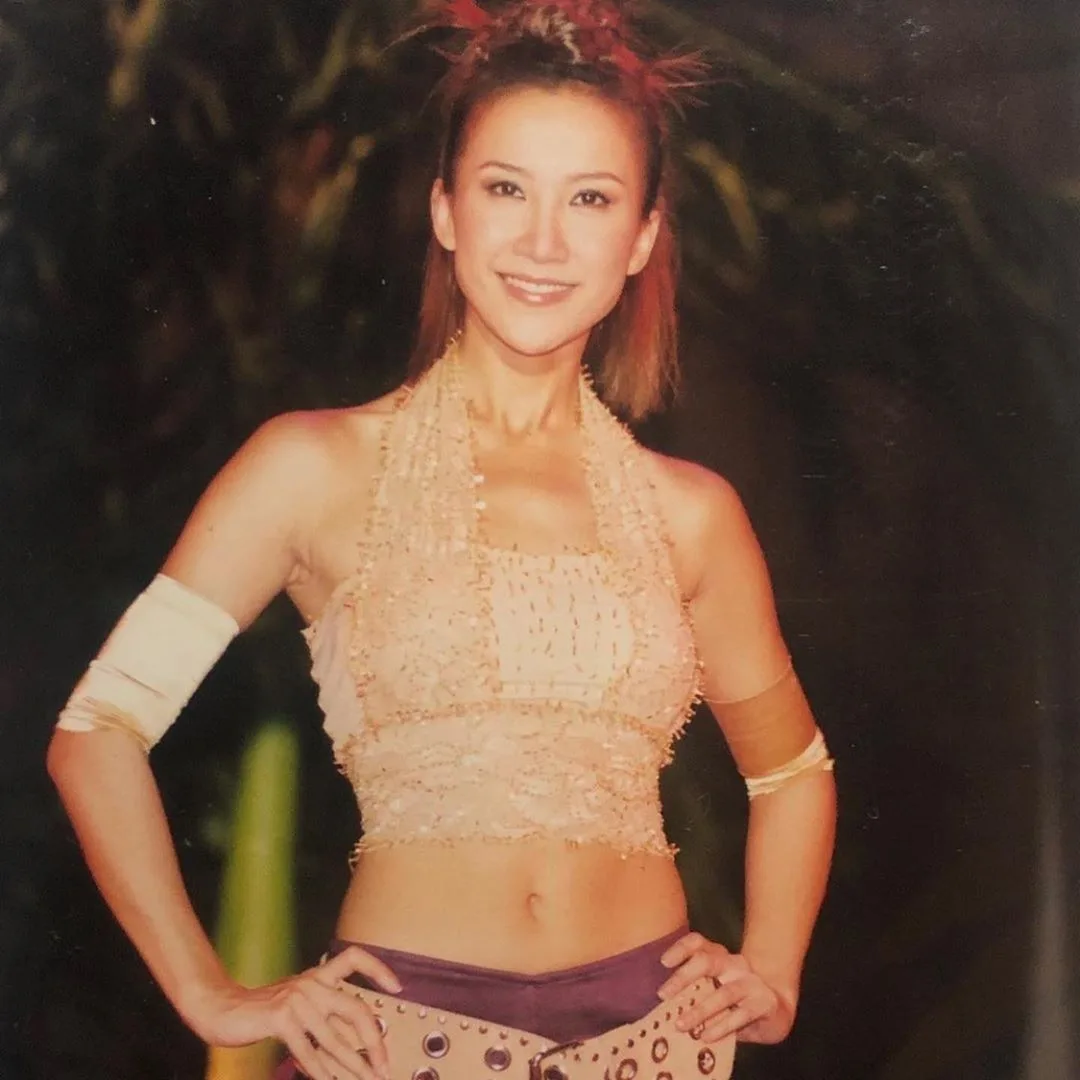 今年出道邁入第30年的李玟，於1994年6月15日在台灣發行首張個人華語專輯《愛就要趁現在》正式出道，其中專輯內的主打歌《我依然是你的情人》成為出道的代表作，為華語樂壇帶來全新的美式唱腔風潮。CoCo Lee 李玟臉書