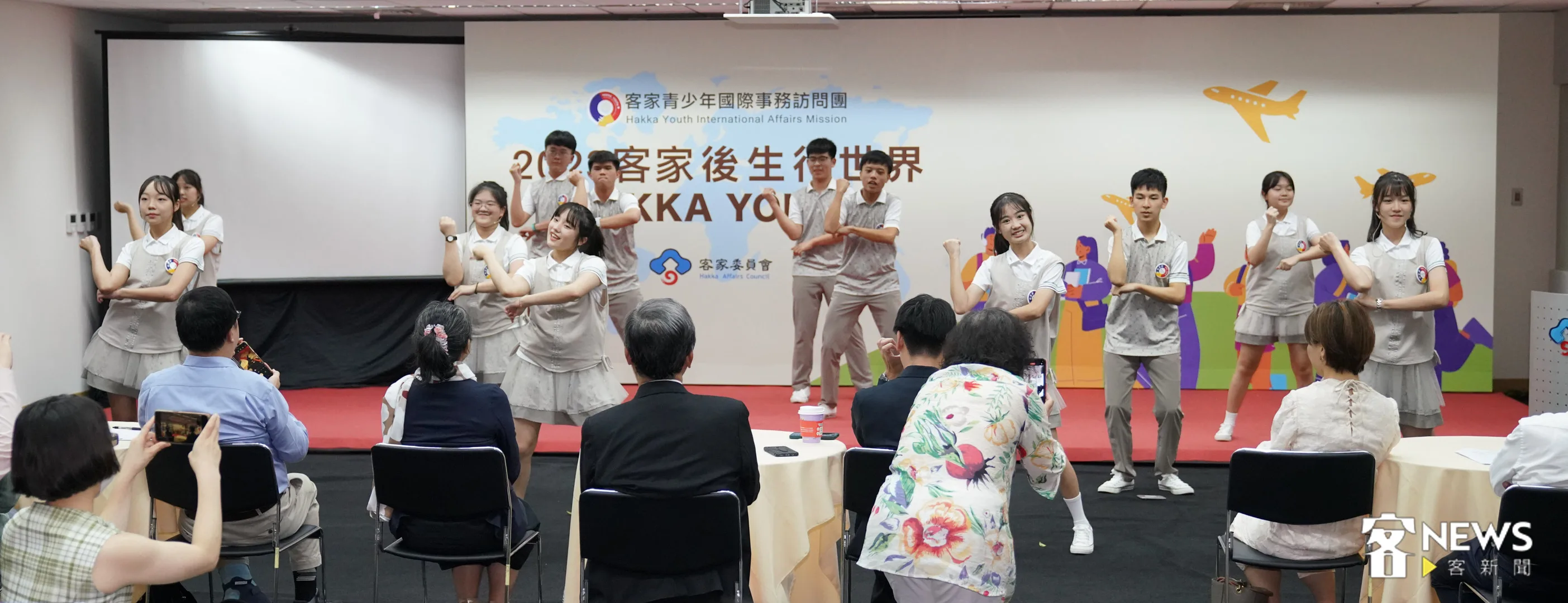 客家青訪團學員各個身懷絕技，音樂舞蹈樣樣難不倒。范修語攝
