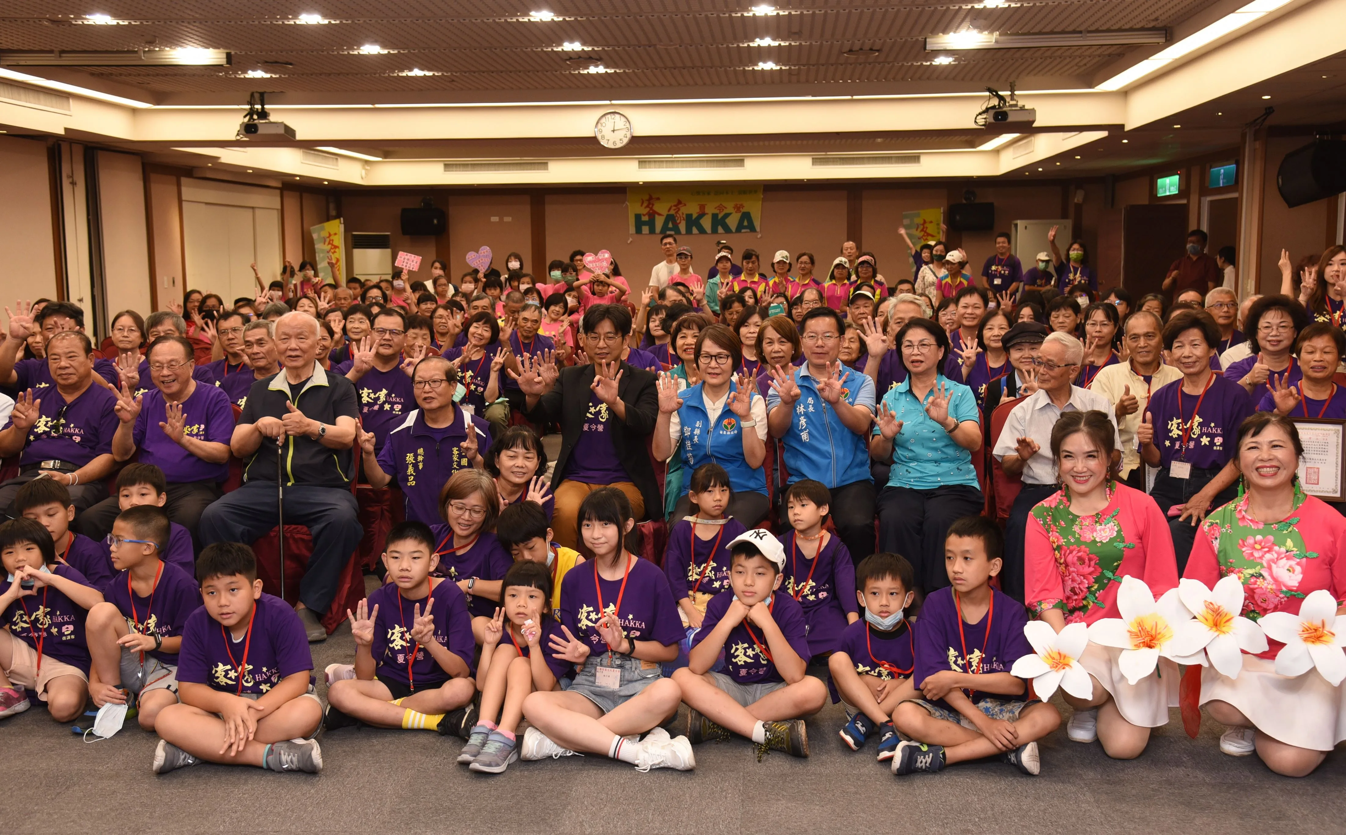 第34屆的全國客家文化夏令營有約200名學員參加。苗栗縣府提供
