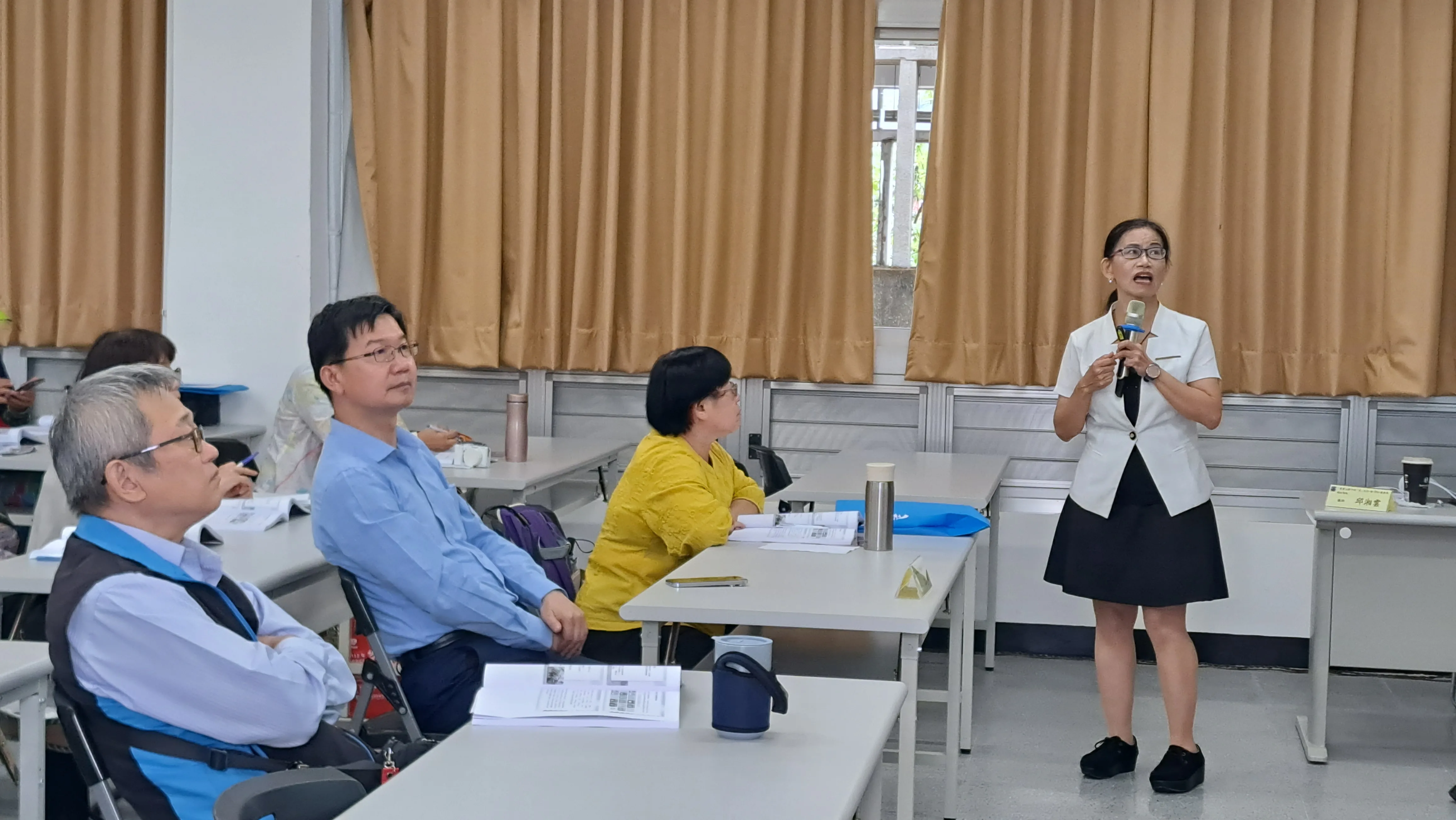 邱湘雲老師主講「客家與茶的文化」。台中市政府提供