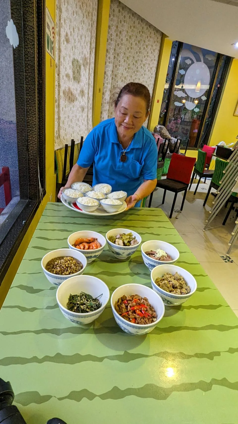 「七味碗」用「酸、甜、苦、辣、鹹、澀、鮮」等7種味道的家常菜來祭拜七娘媽。劉還月提供