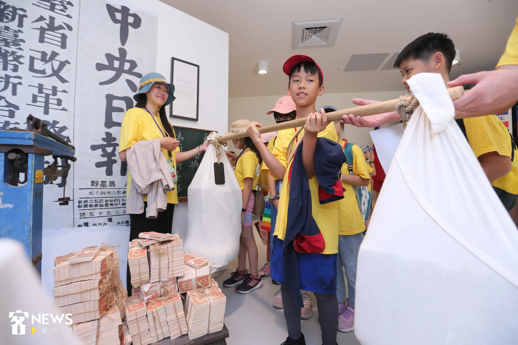 2023 客傳新世代夏令營來到臺灣客家茶文化館,認識茶文化。客傳會資料照片