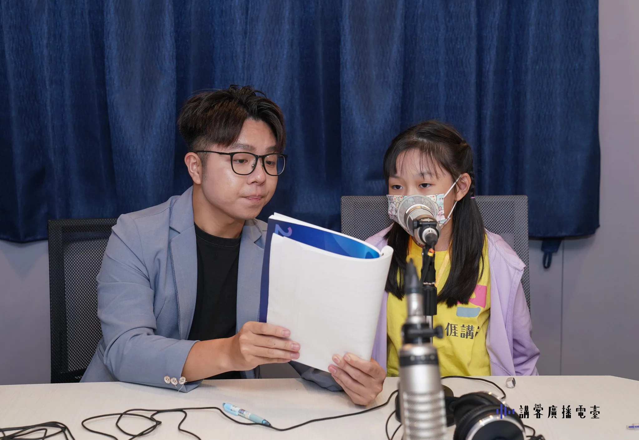 客家電視台主播胡吰誌分享播報經驗與技巧。洪俊傑攝