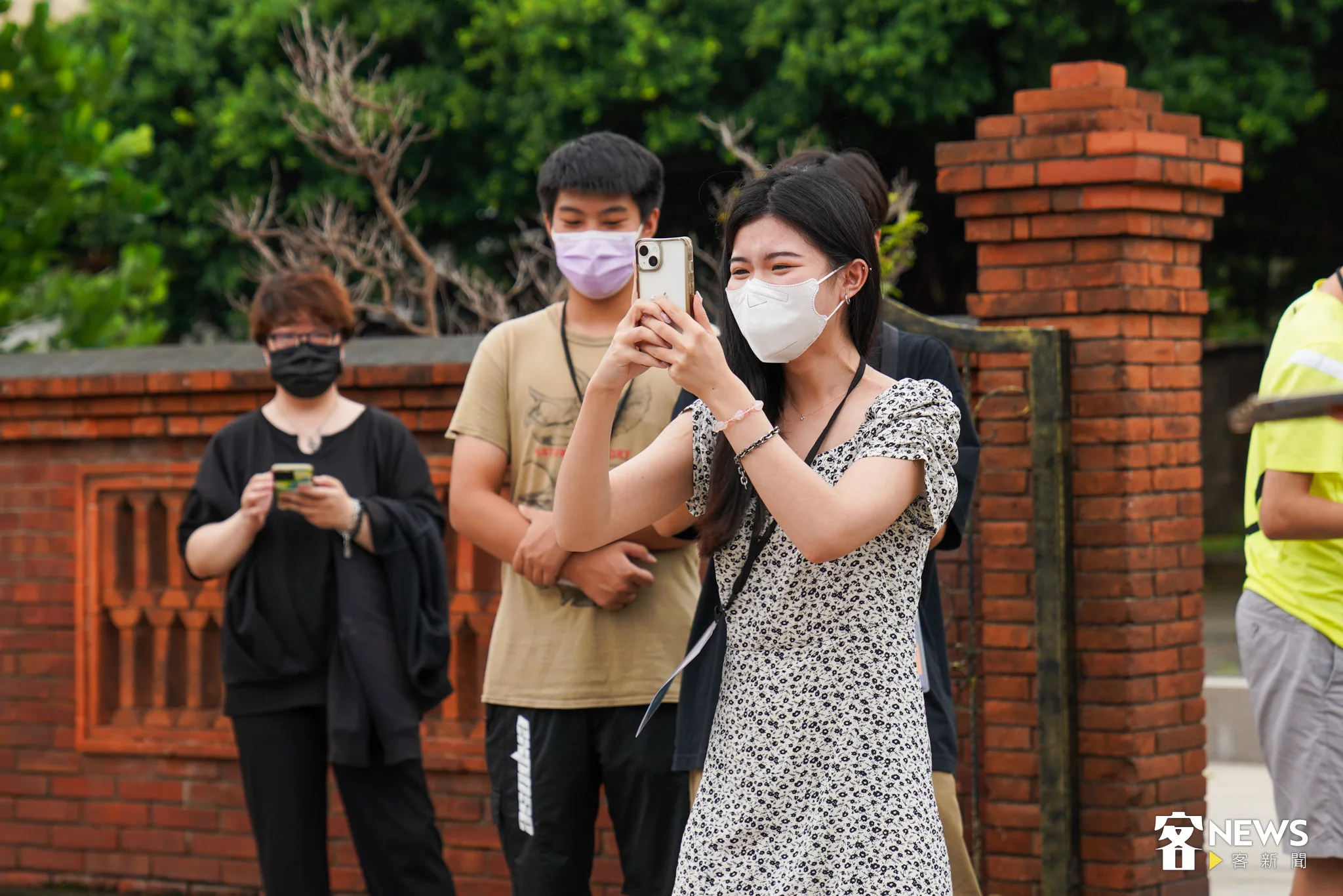 大夫第拍攝老屋，並且練習半遮蔽、旋轉等運鏡技巧。洪俊傑攝