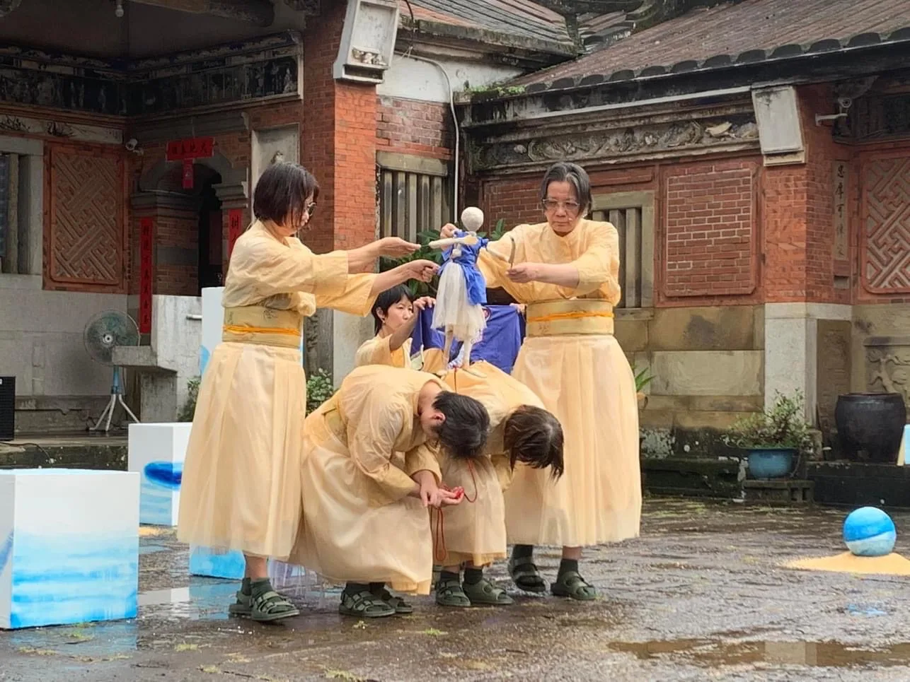 「白鶴破煙•映關西」於羅屋書院演出畫面。彭雅玲提供