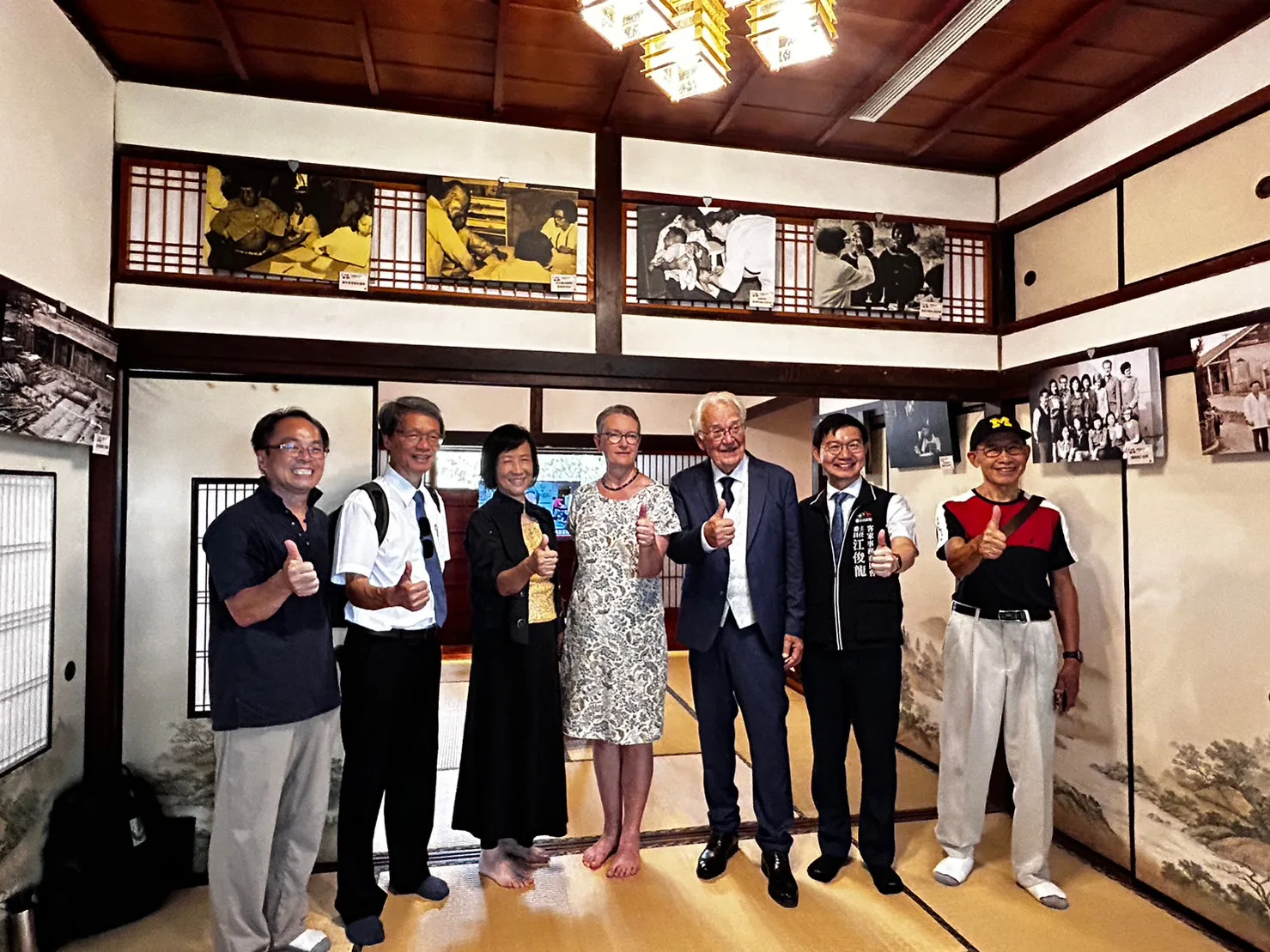 尤約翰親自揭開特展活動。臺中客委會提供