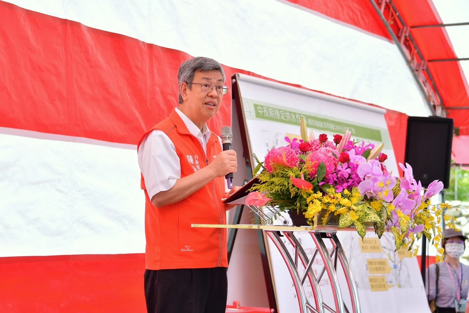 行政院長陳建仁視察台灣自來水公司竹北營運所關西淨水場。行政院提供