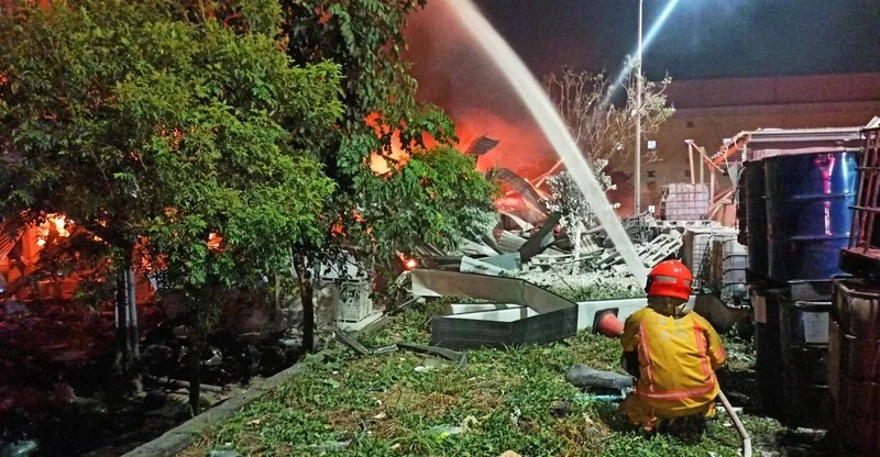 屏東工廠爆炸大火　薛瑞元：啟動緊急醫療網