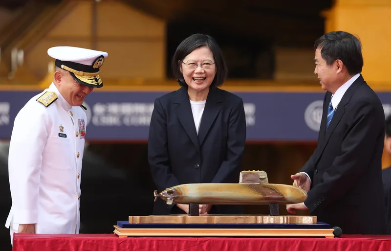 首艘國造潛艦「海鯤潛艦」下水　蔡英文：我們做到了！