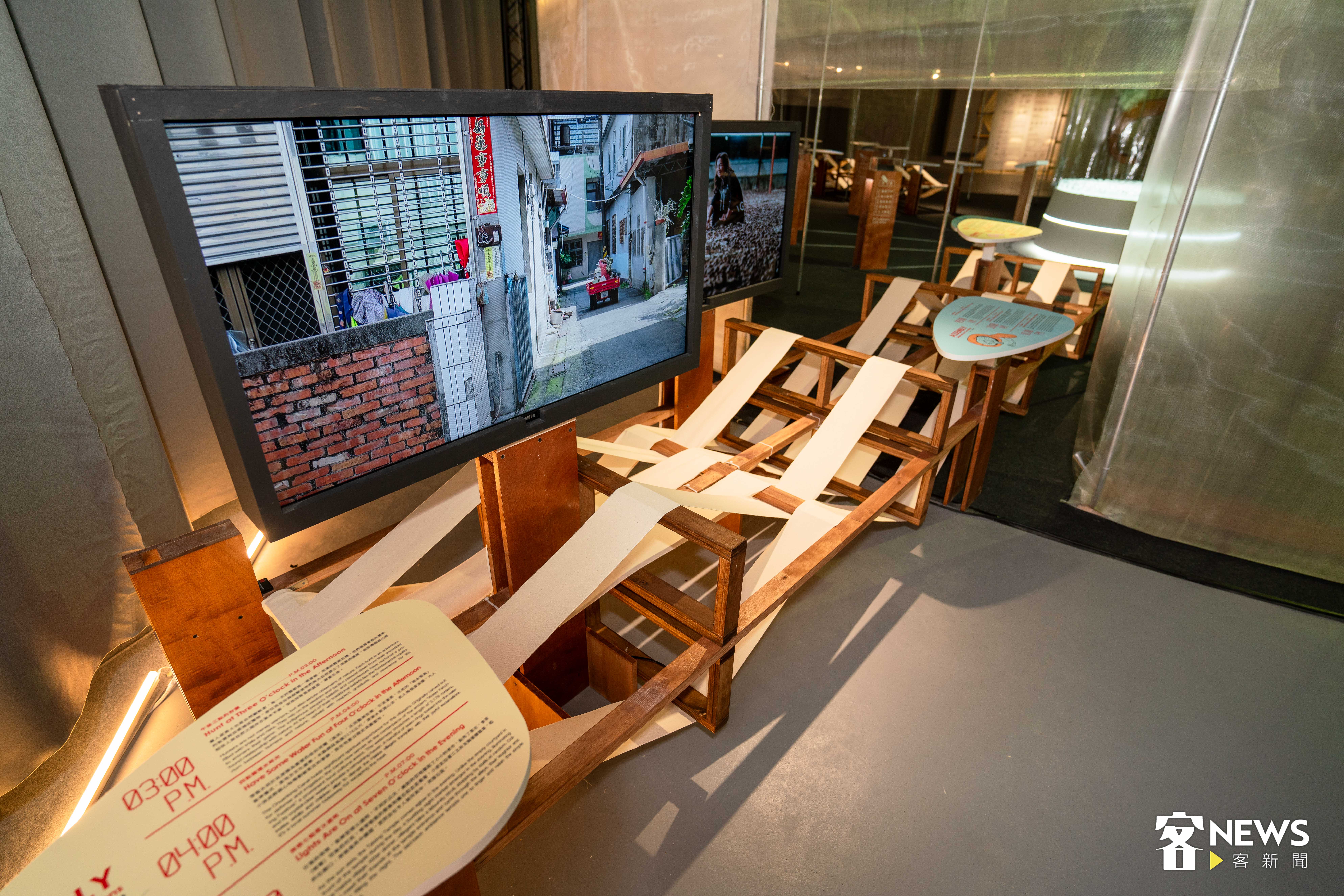 台灣館台中展區，展出客庄舊時文物。李台源攝