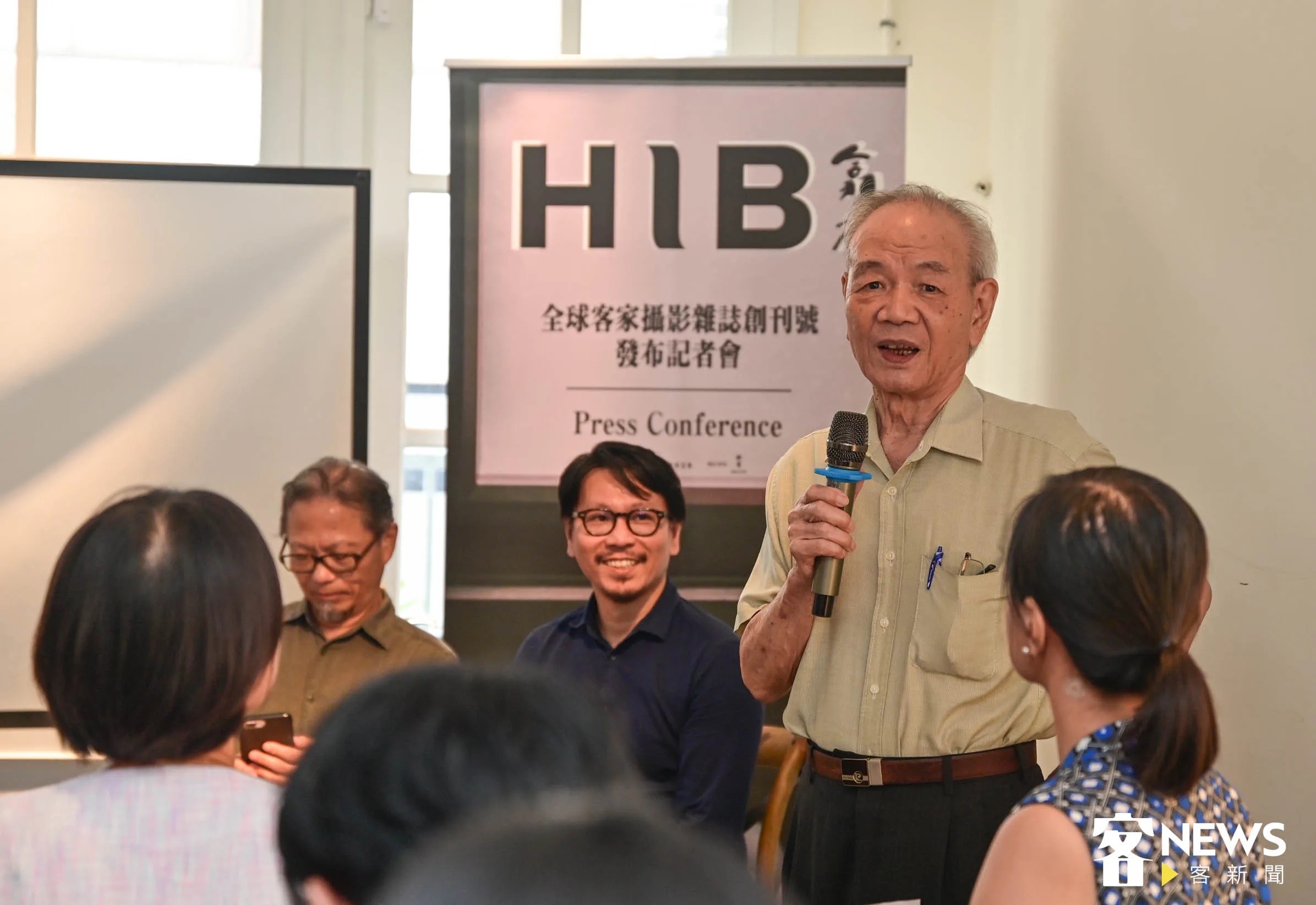 2023年,客傳會《HIB翕相》雜誌記者會,梁榮茂也受邀出席發表觀點。洪俊傑攝