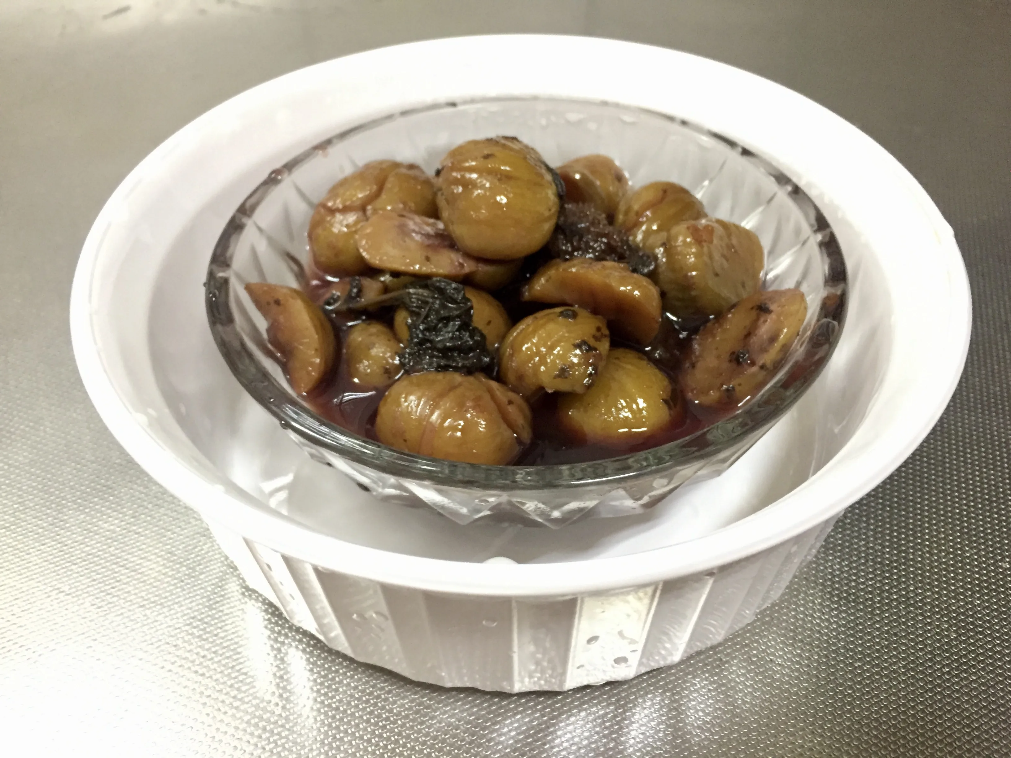 紅酒蜜漬栗子日式吃法。蕭秀琴攝