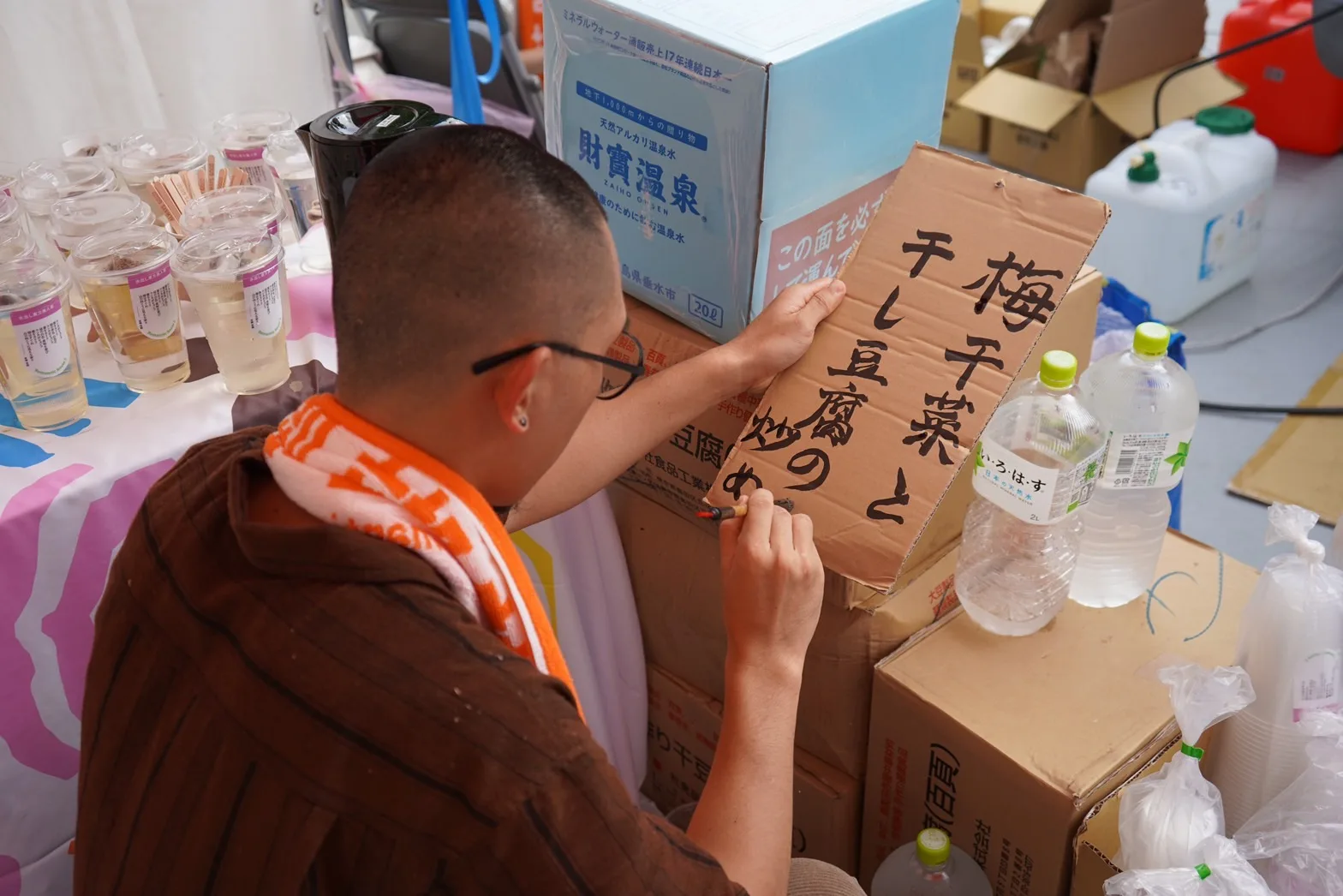 使用「梅干菇菇拌飯醬」製作的客家風味美食相當受到日本民眾歡迎。浪漫台三線藝術季提供