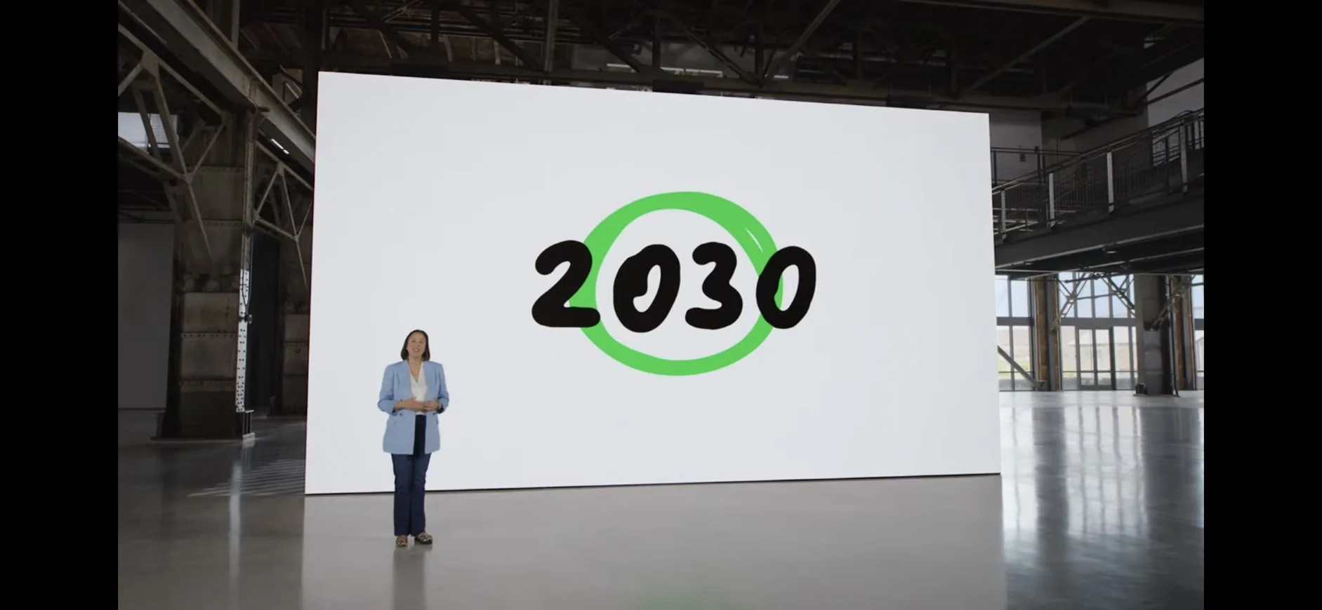 蘋果宣布2030年達到碳中和,並使用綠能與回收材質來打造新產品。翻攝畫面