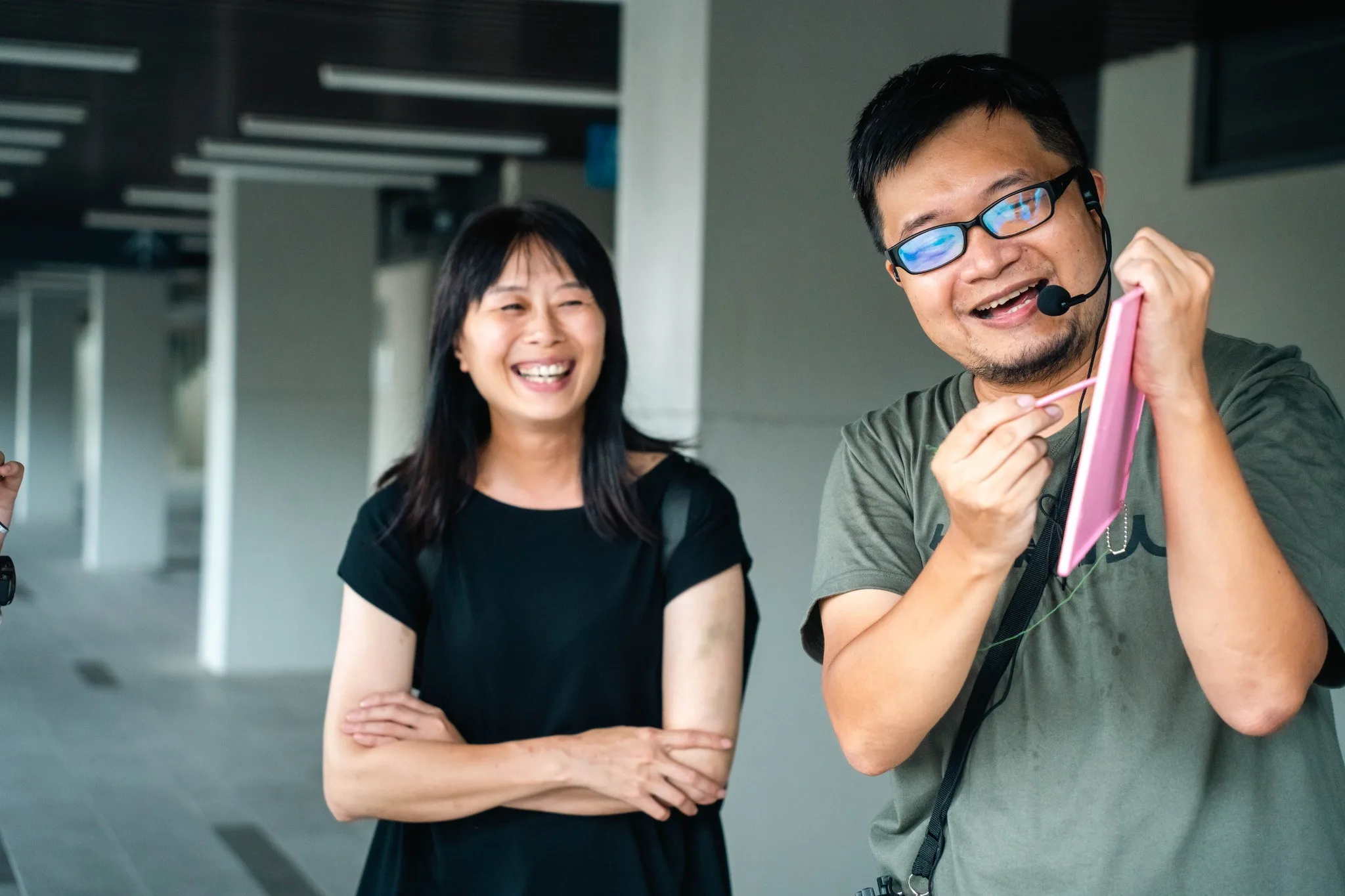 本身是導覽老師的陳光斌(右),8月底開始舉辦數場無情客語走讀。竹東閒人提供