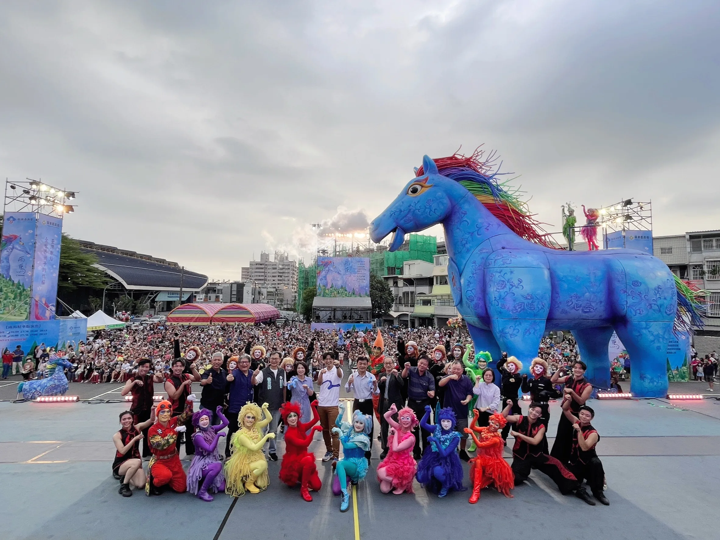 客委會與紙風車劇團聯手打造的客家親子劇《雨馬》來到屏東演出。客委會提供