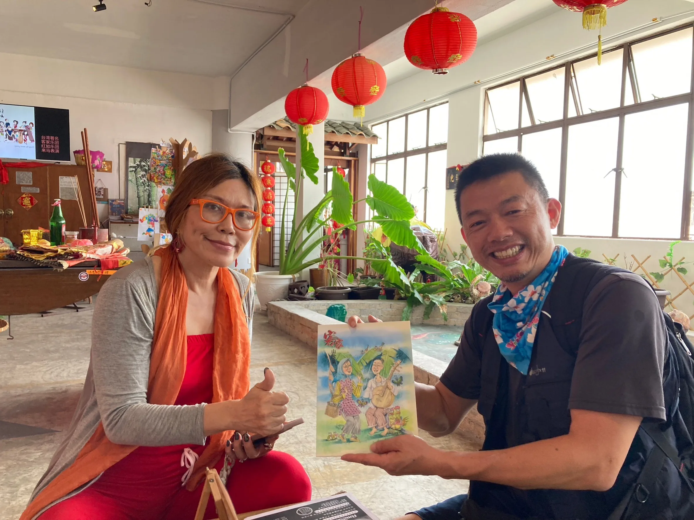 森美蘭客家文化博物館創辦人孔菊華大姊，歡迎大家來這參觀。鍾孝昇提供