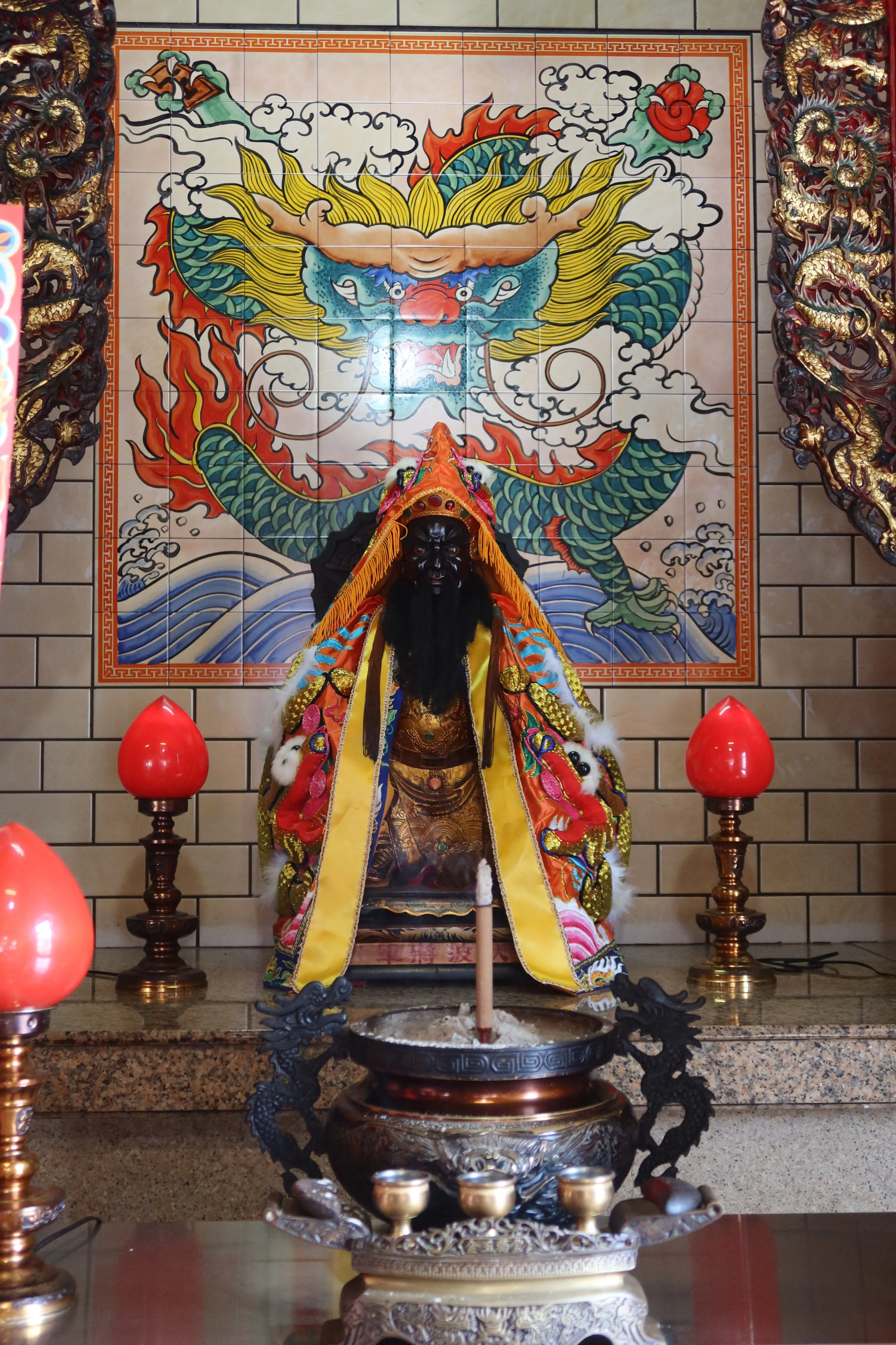 苗栗市伏波將軍廟供奉的神像是烏面將軍。何來美攝