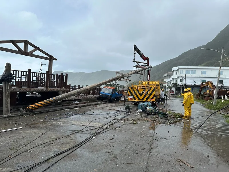 颱風釀停電蘭嶼6成用戶尚待復電　台電增派20人搶修