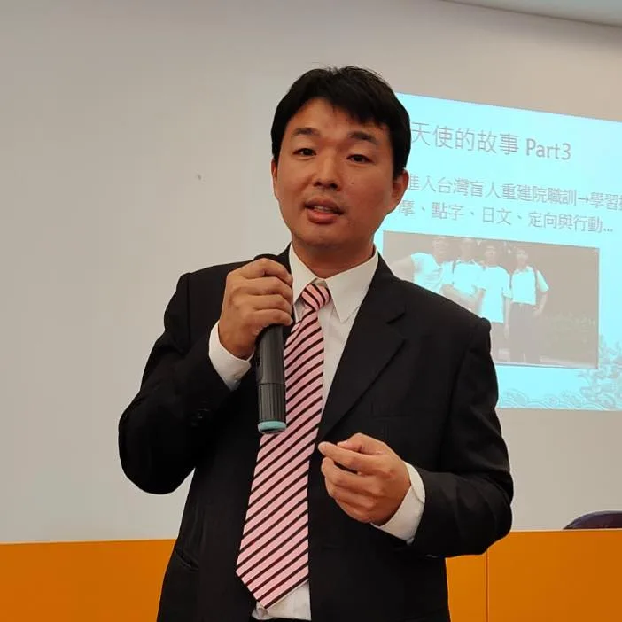 視障巡迴教師李文煥，研發客語點字系統，讓視障者也能無障礙學習客家語。翻攝李文煥臉書