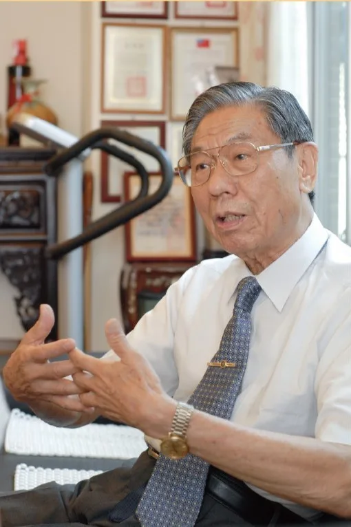 已故客家大老溫送珍日治時期就到台北市南昌路發展，見證近代台北市客家發展史。取自客委會歷屆客家貢獻獎得獎名單