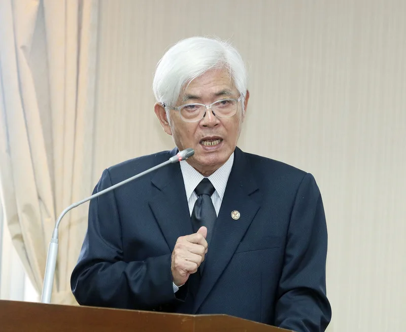 核三是否重啟等議題是否能透過公投決定。李進勇說，依法辦理各項選務，8月23日的公投案是立法院交由中選會辦理的案子，中選會依法受理、辦理選務。中央社