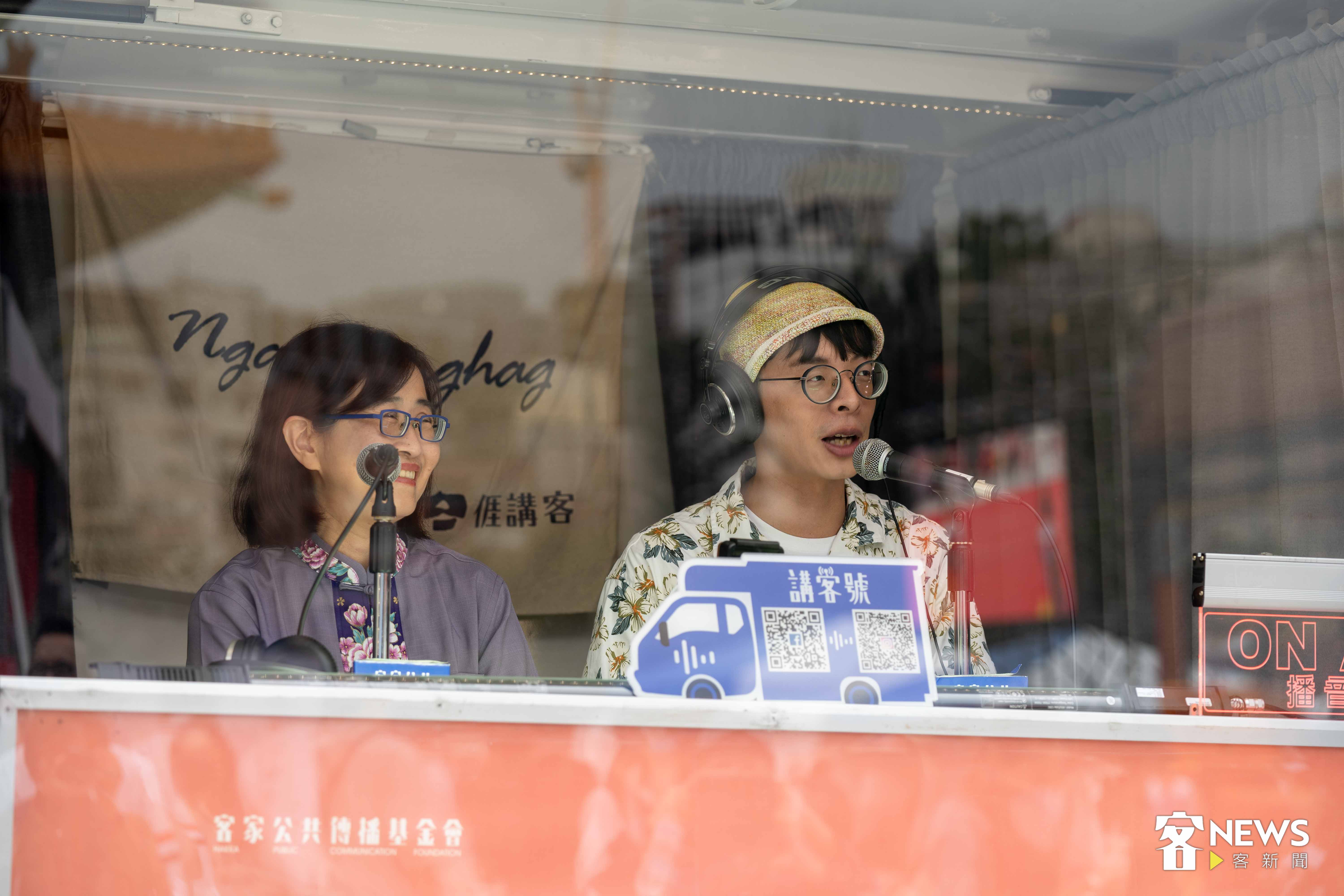 台北市副市長林奕華（左）登上講客號接受主持人涂世宗訪問。李台源攝