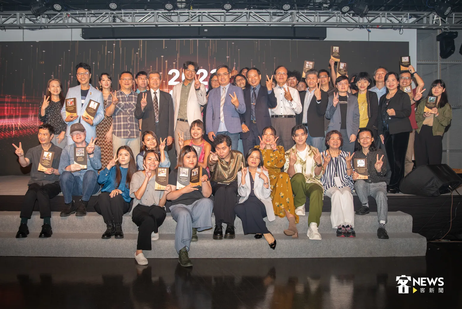 金鐘交流茶會與會人員大合影，家電視台戲劇及節目一共入圍了第58屆金鐘獎12項獎項。洪俊傑攝