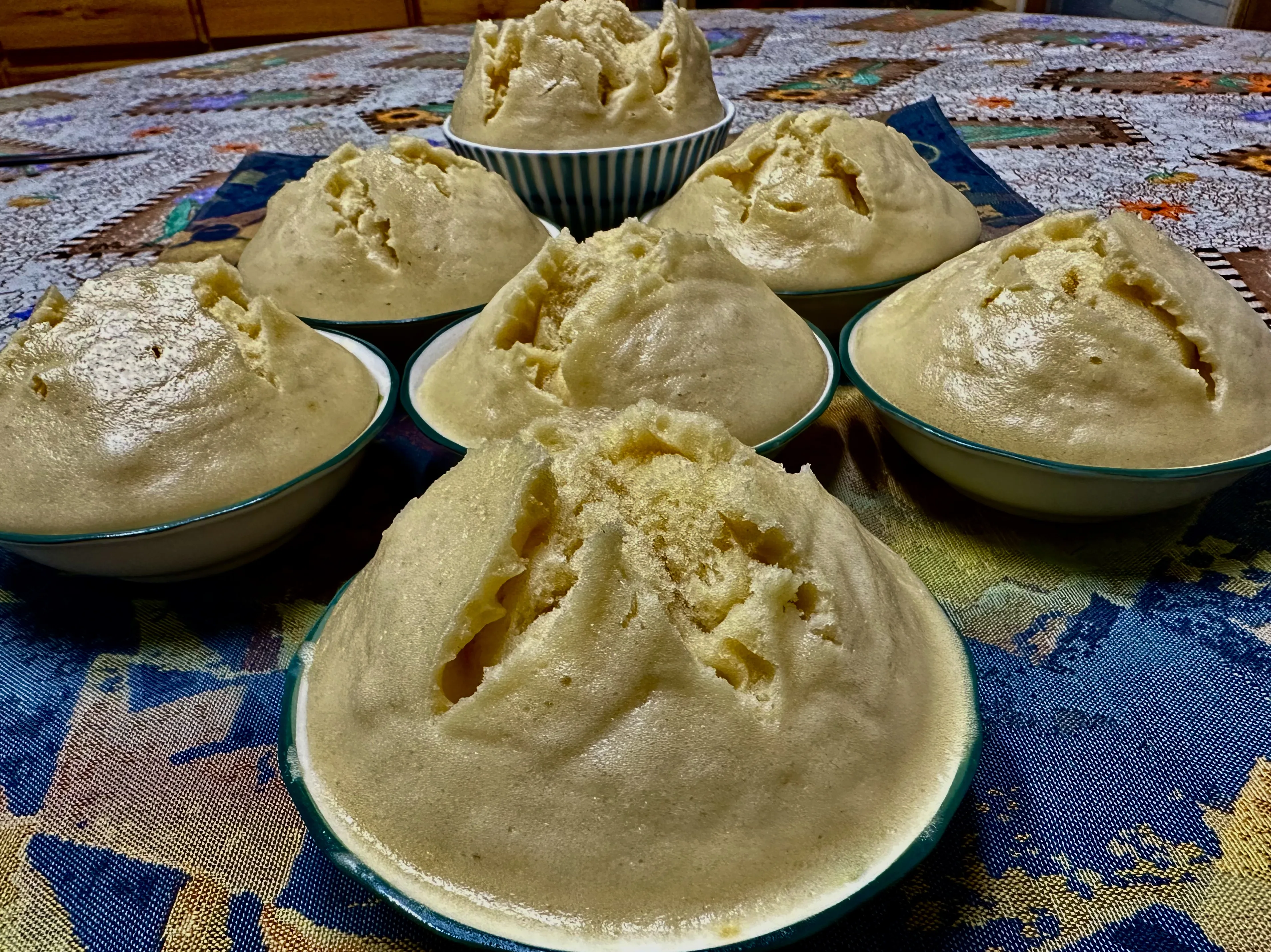 發粄是另一樣也會用碗蒸的粄。蕭秀琴攝