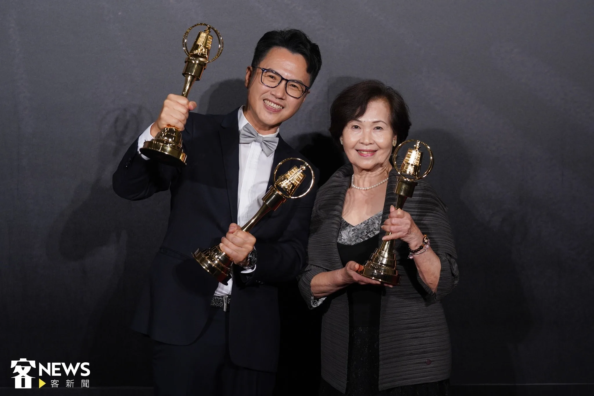 溫士凱說，他非常開心能把幸運女神「82歲的媽媽吳玉春女士」請到廣播金鐘頒獎典禮的現場。宋佩遙攝