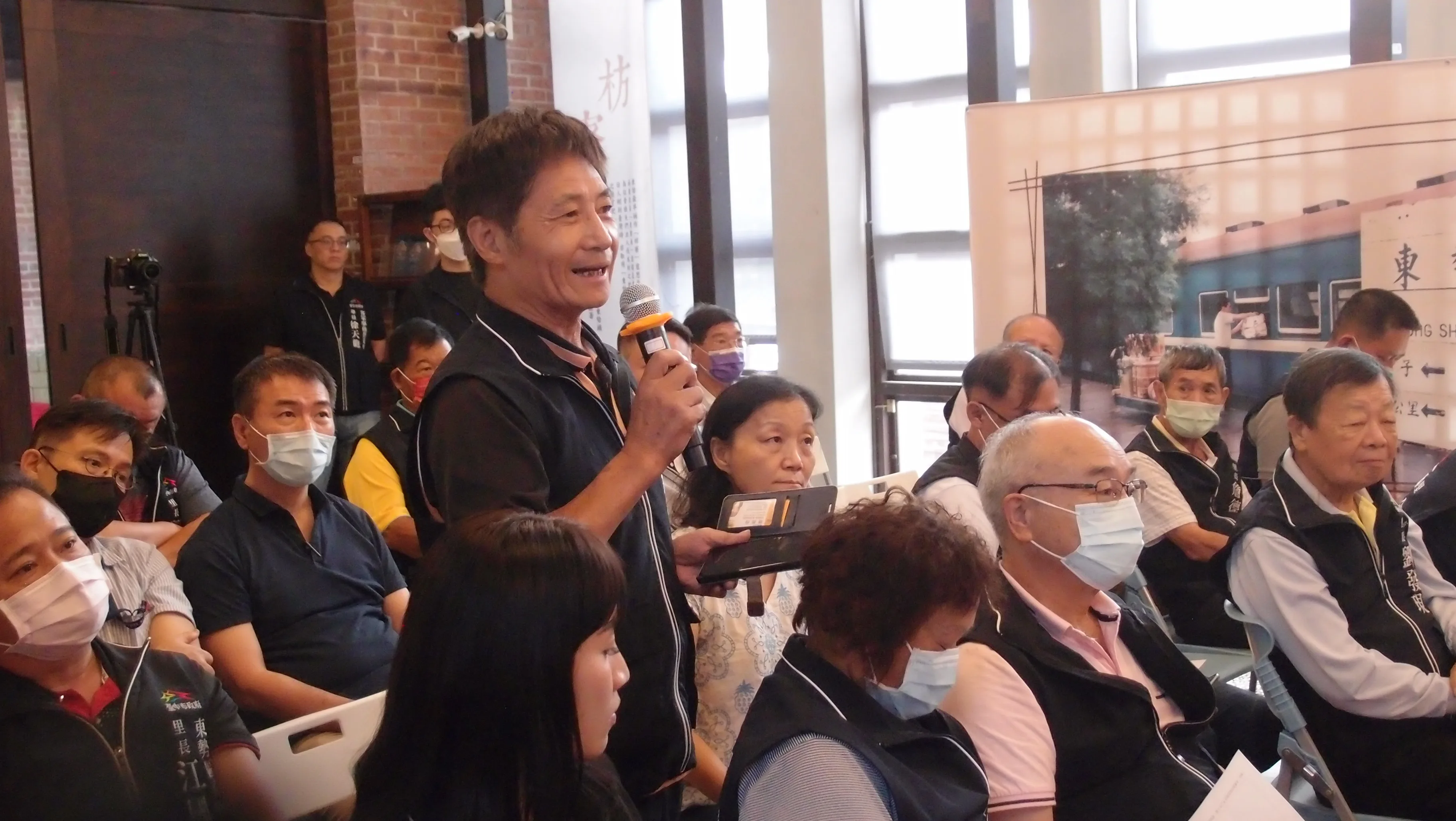出席民眾為客家文化園區的規劃提出想法。台中市客委會提供