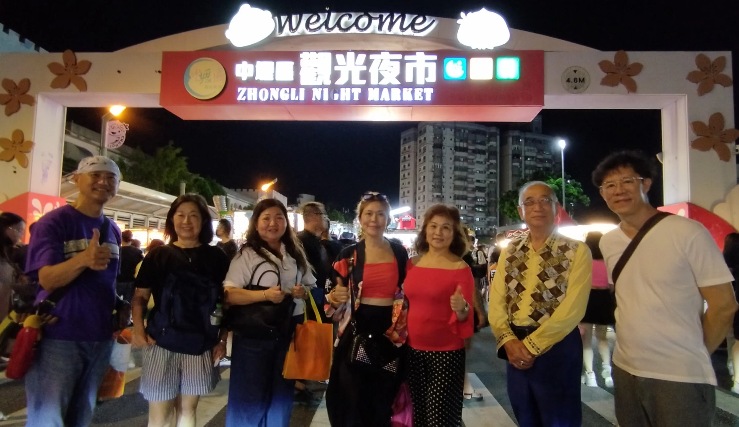 𠊎渡馬來西亞鄉親參觀中壢觀光夜市。鍾孝昇提供