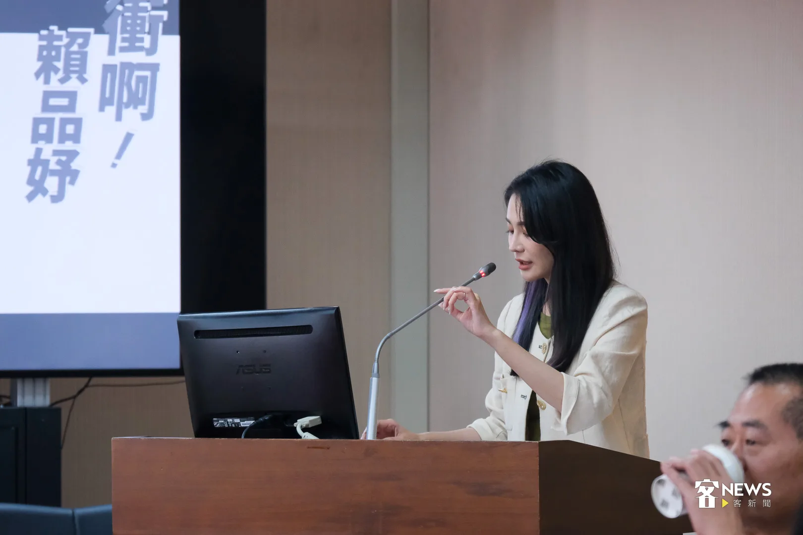 立委賴品妤關心《客家語言發展法》對民間機構的要求，應該有相關配套措施。何柏均攝