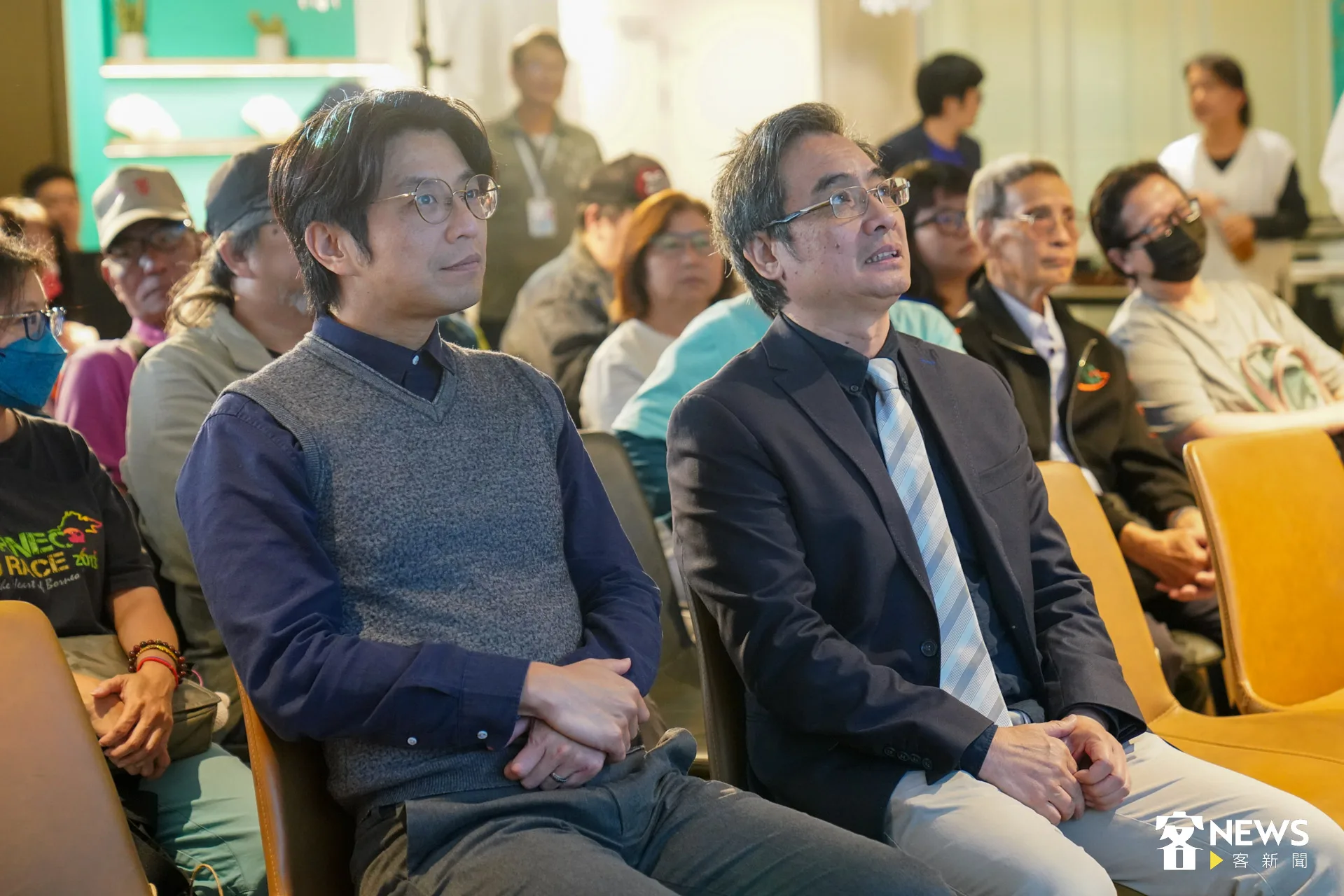 客委會副主委周江杰與客傳會董事長陳板。范修語攝